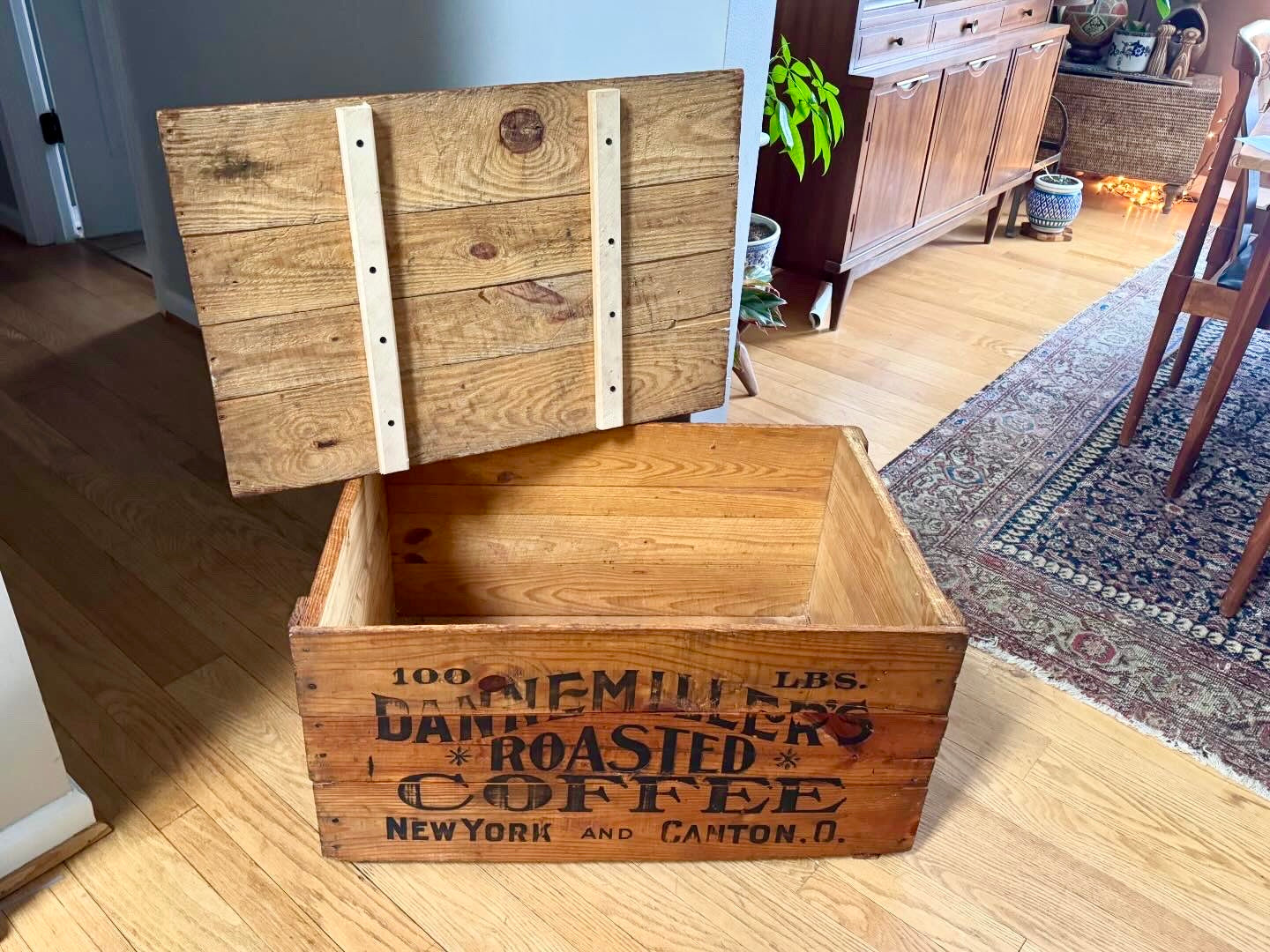 Antique Large Wood Dannemiller's Roasted Coffee Crate | 100lbs Roasted Coffee Crate W/lid