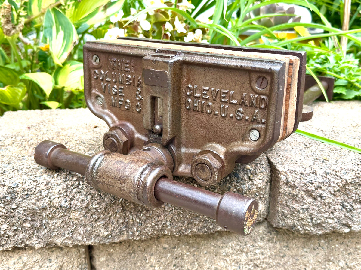 Vtg The Columbian Vise MFG & Co. 10RL Woodworking Vise ~ Cast Iron Quick Release Wood Working Vise