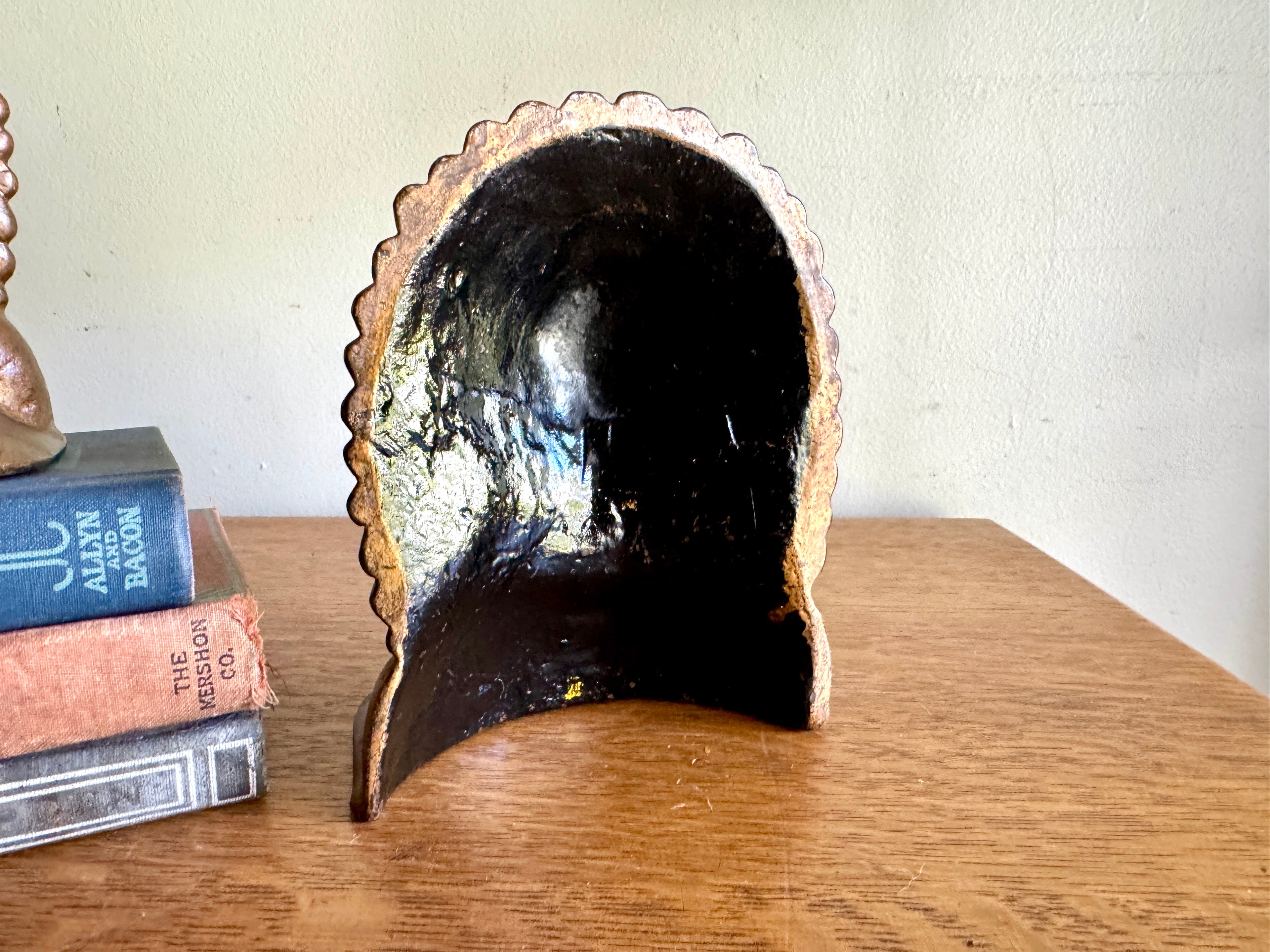 Vtg cast iron Indian Chief bookends - 1930's Native American Indian bookshelf display