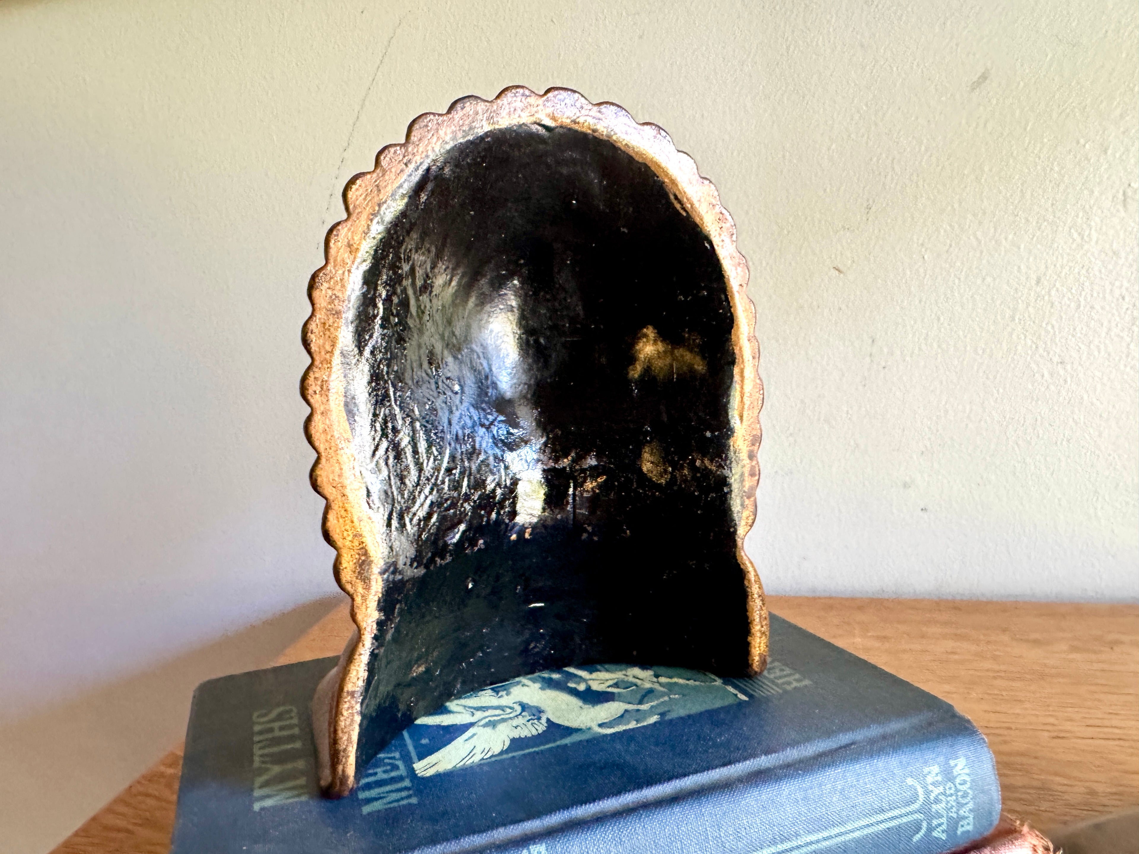 Vtg cast iron Indian Chief bookends - 1930's Native American Indian bookshelf display
