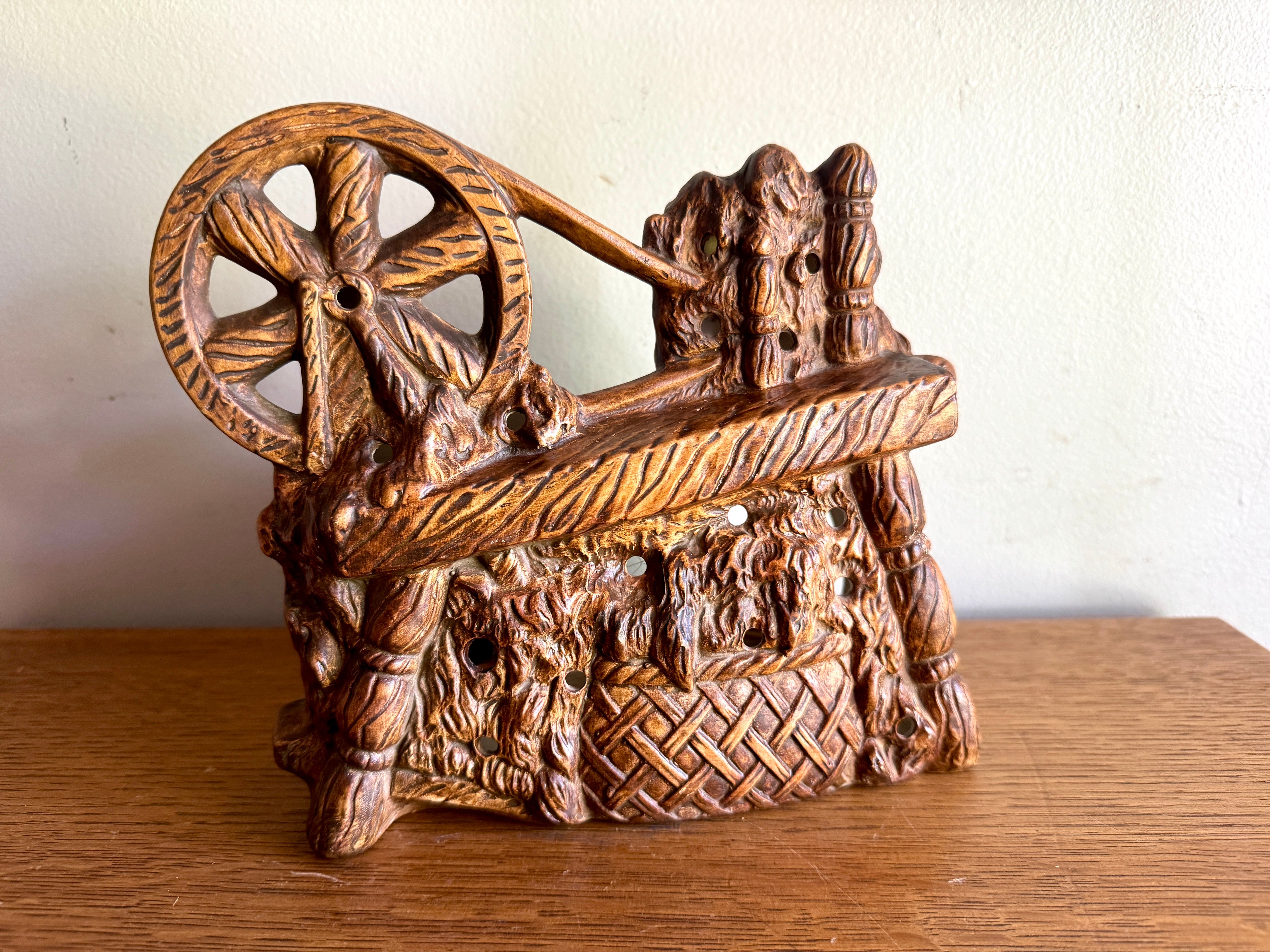 Vtg Ceramic Spinning Wheel TV Lamp ~ Spinning Wheel Television Set Lamp