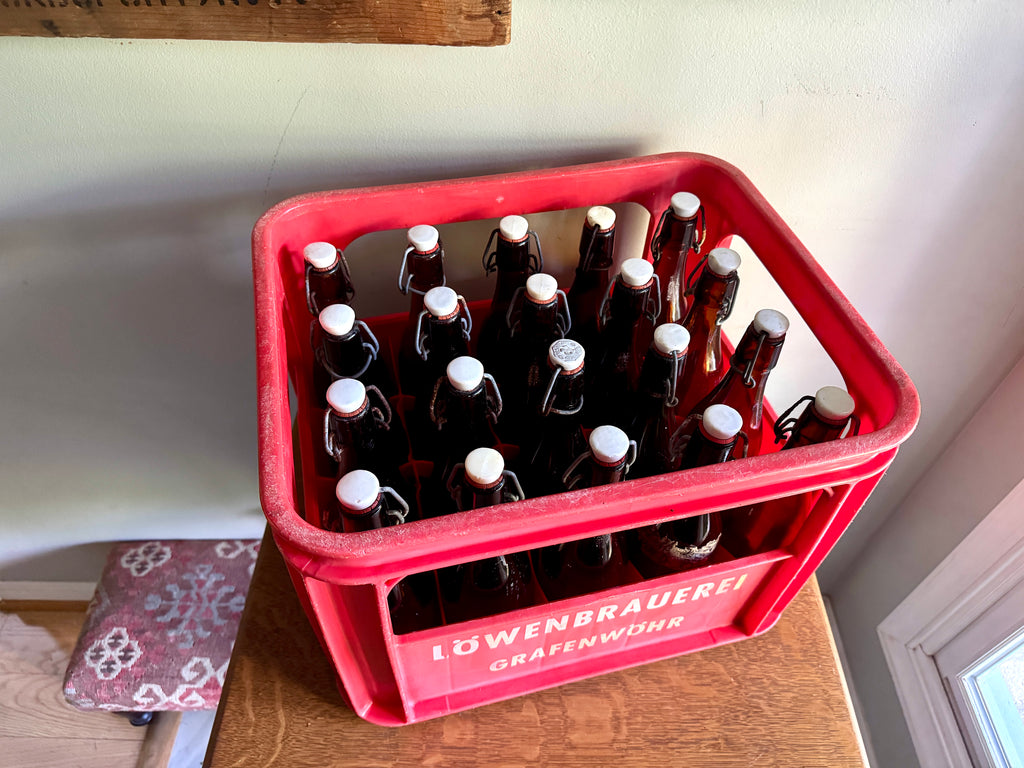 Vtg Löwenbrauerei Grafenwöhr Beer Crate with 20 Flip Top Bottles