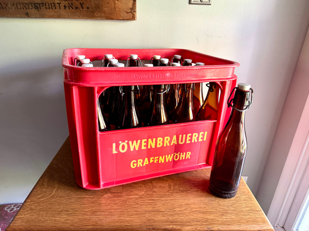 Vtg Löwenbrauerei Grafenwöhr Beer Crate with 20 Flip Top Bottles