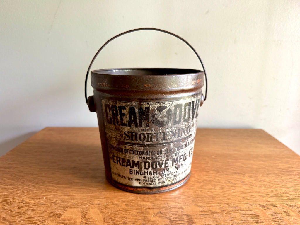 Vtg Distressed Cream Dove Shortening TIn ~ 4.6 Lbs. Cream Dove Tin with Handle