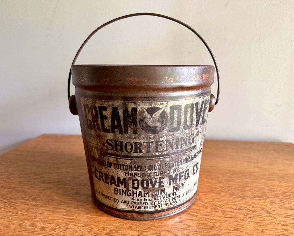 Vtg Distressed Cream Dove Shortening TIn ~ 4.6 Lbs. Cream Dove Tin with Handle