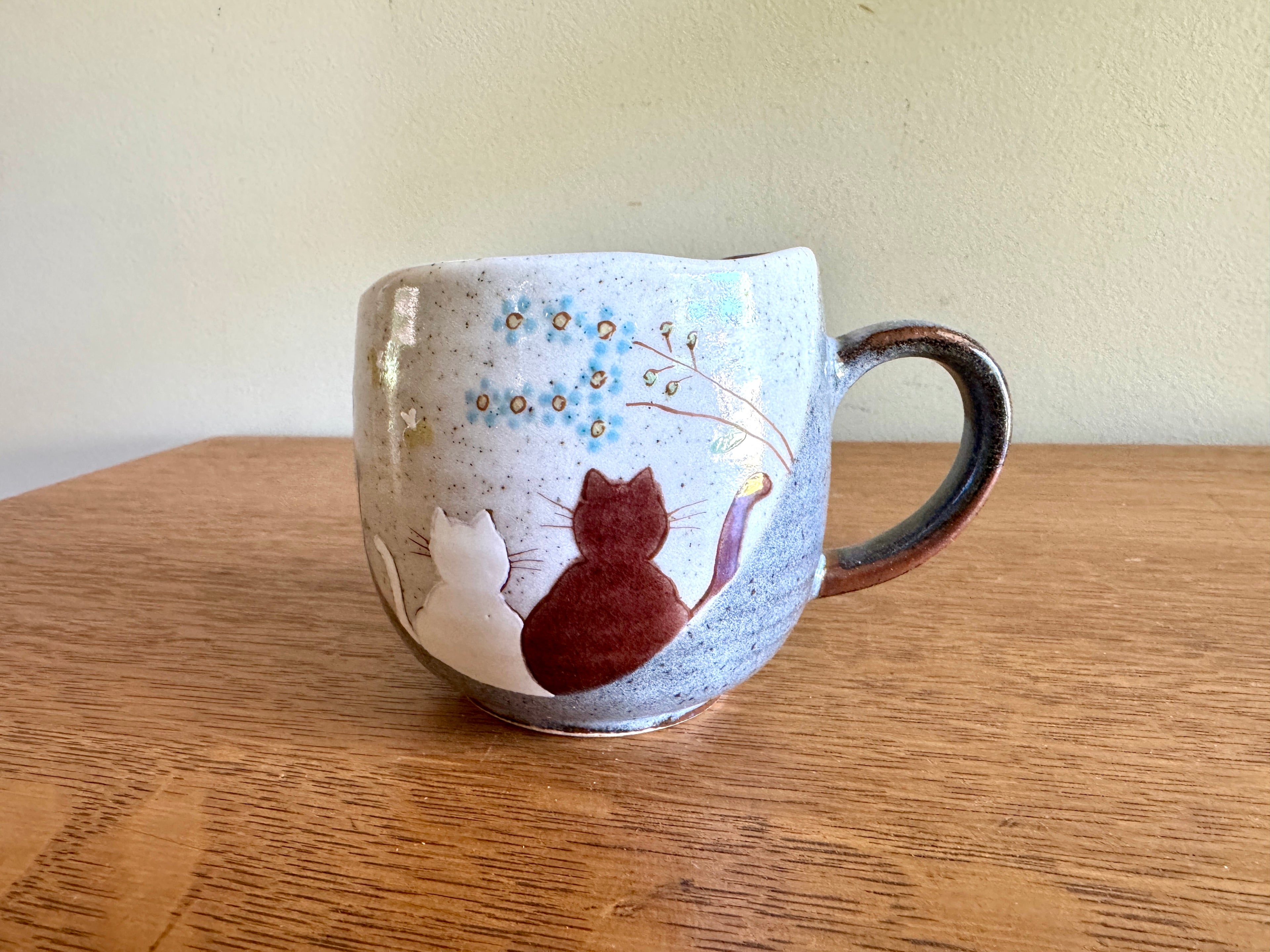 Kutani Yaki(ware) Coffee Mug "Cats In a Sunny Spot" ~ Unique Japanese Cat Coffee Cup
