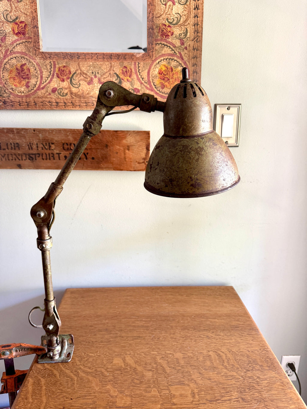 1950s Industrial Screw On Adjustable Task Desk Lamp by Fostoria American Design ~ Distressed Shop Lamp