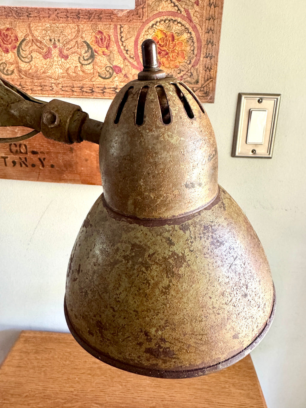 1950s Industrial Screw On Adjustable Task Desk Lamp by Fostoria American Design ~ Distressed Shop Lamp