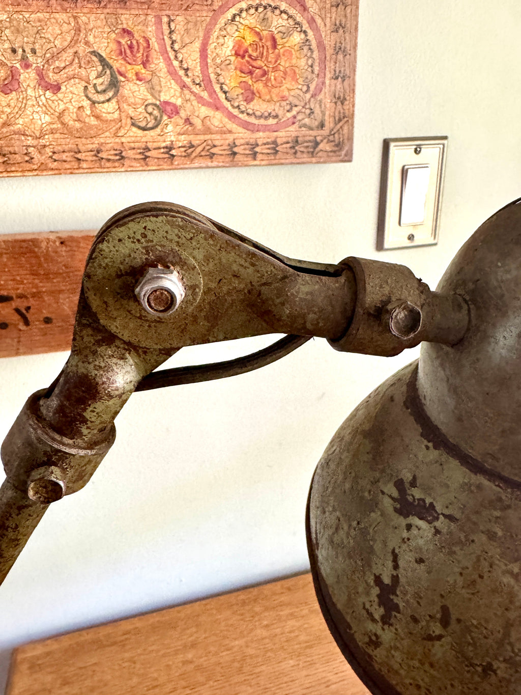 1950s Industrial Screw On Adjustable Task Desk Lamp by Fostoria American Design ~ Distressed Shop Lamp
