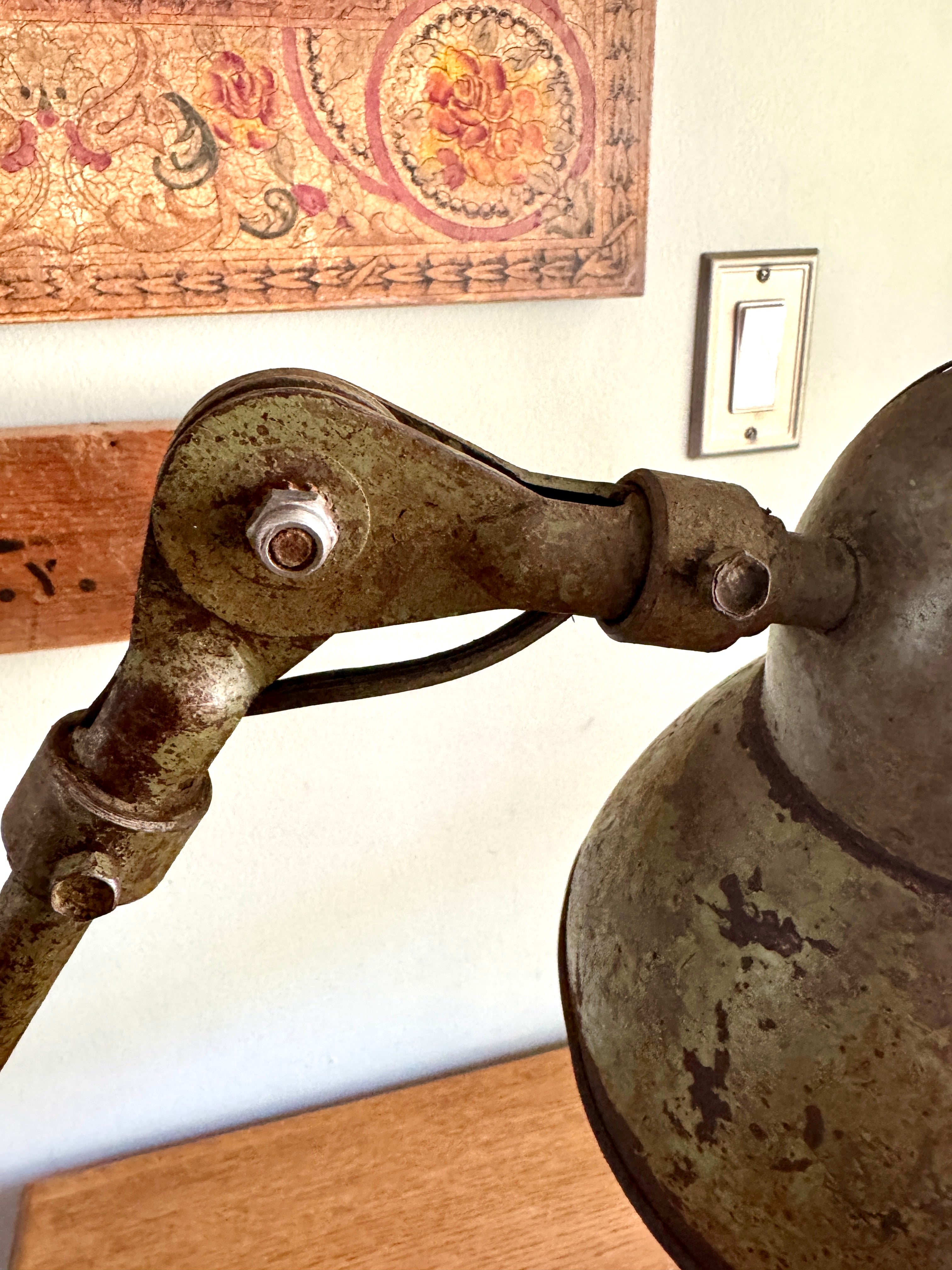 1950s Industrial Screw On Adjustable Task Desk Lamp by Fostoria American Design ~ Distressed Shop Lamp