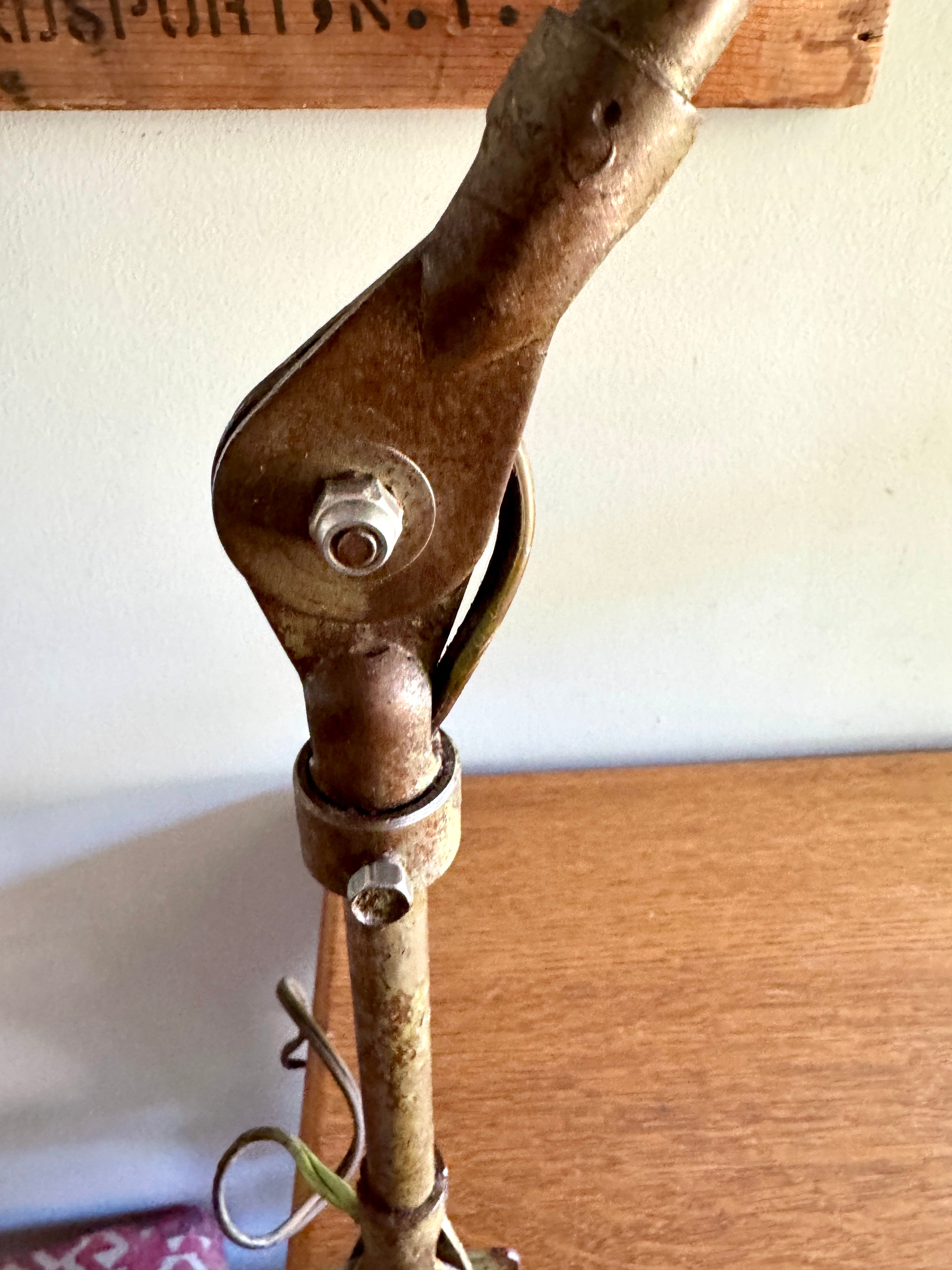1950s Industrial Screw On Adjustable Task Desk Lamp by Fostoria American Design ~ Distressed Shop Lamp
