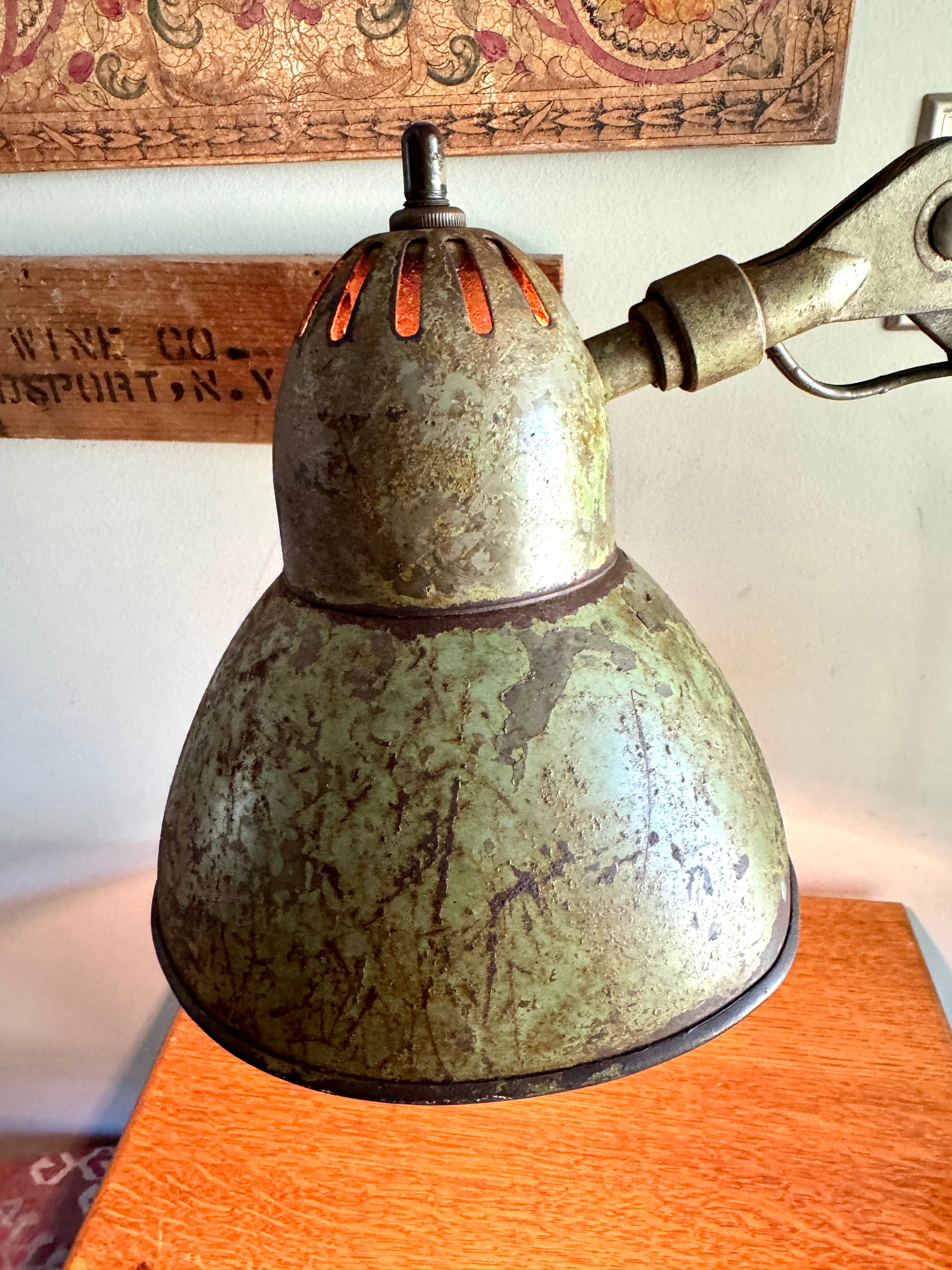 1950s Industrial Screw On Adjustable Task Desk Lamp by Fostoria American Design ~ Distressed Shop Lamp