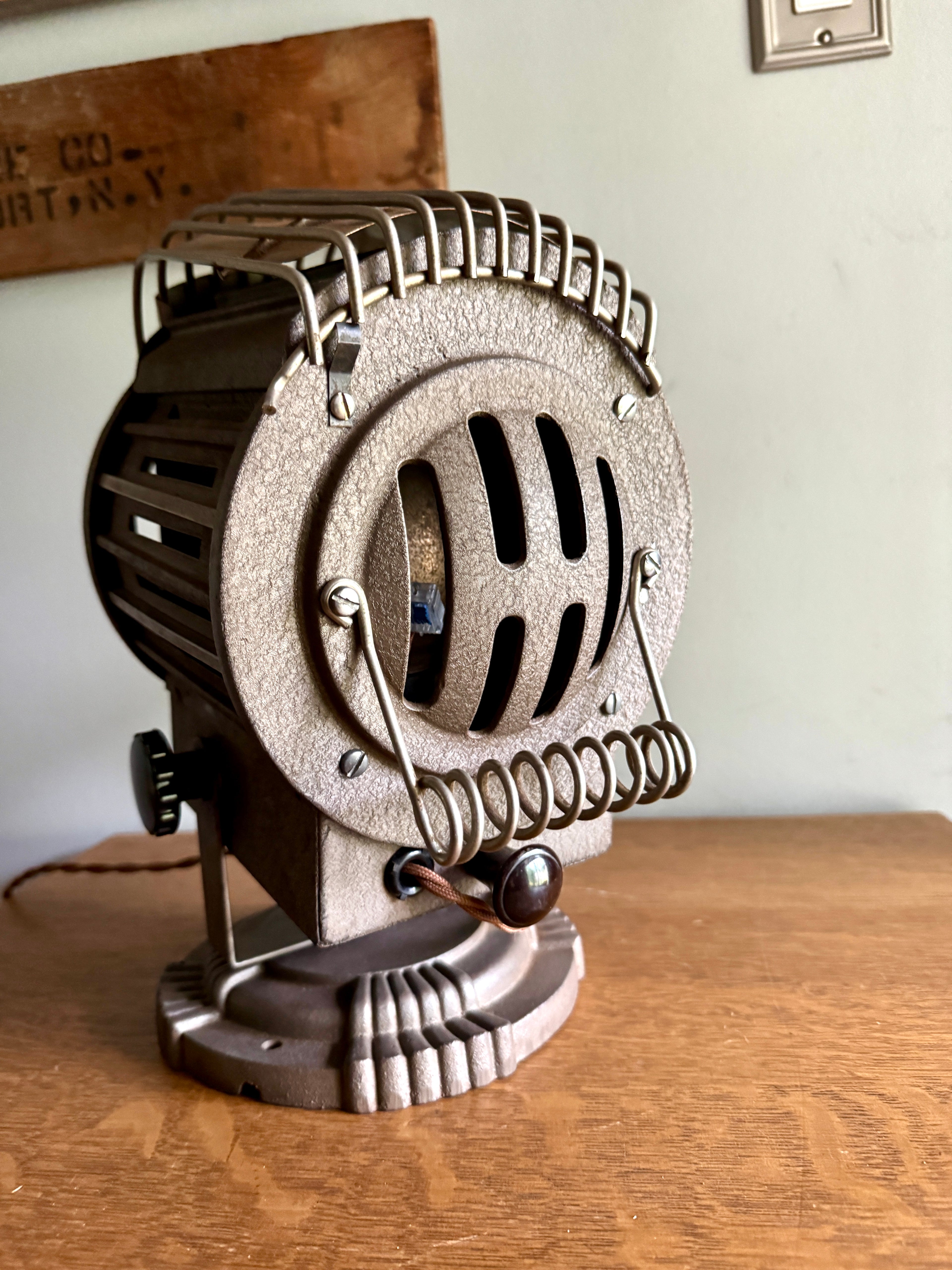 1950s Repurposed Bantam Super Spot Theatre Light by Golde Mfg. Co. Chicago ~ Stage Light Desk Lamp
