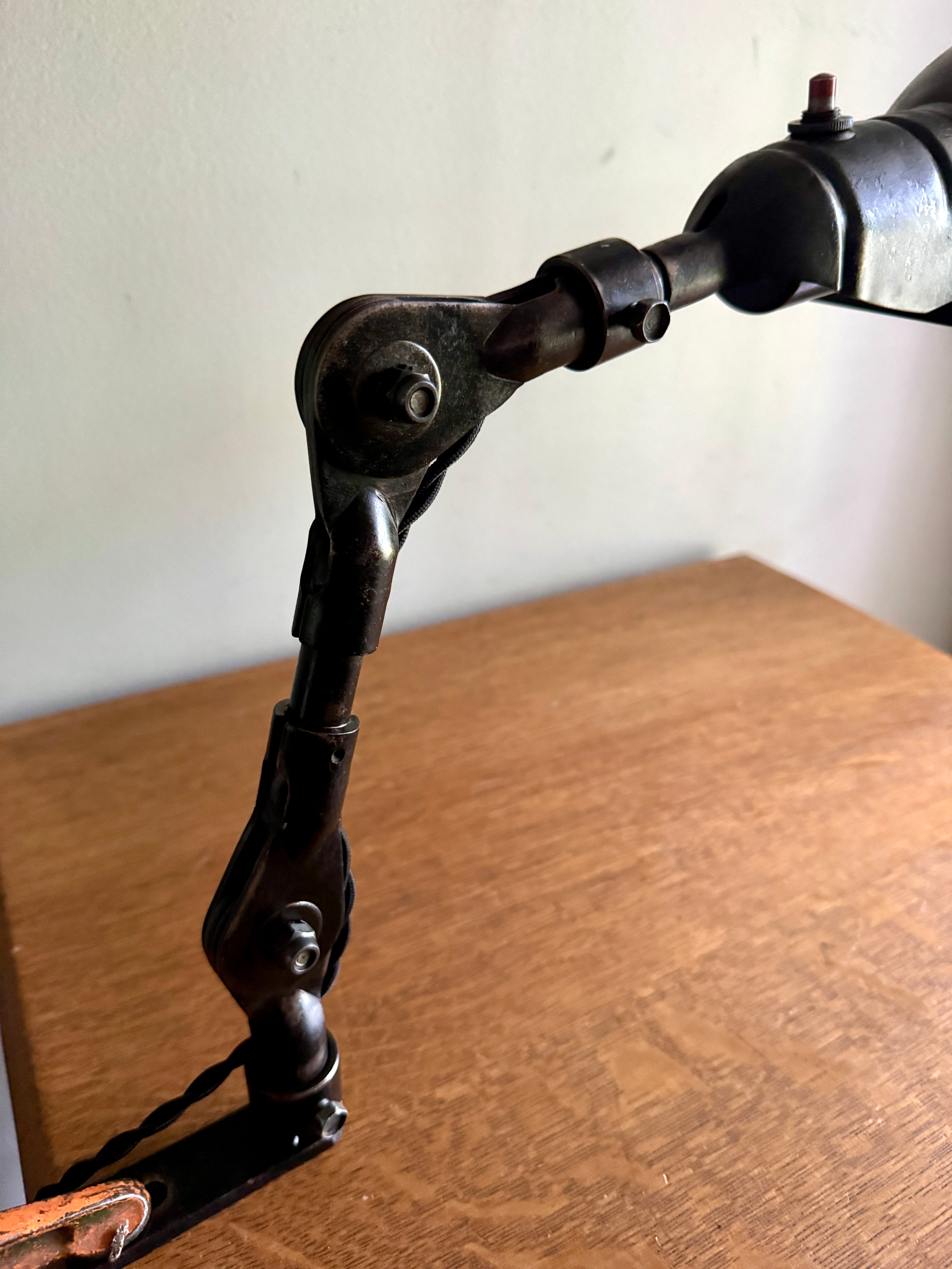1930s Industrial Screw On Adjustable Task Desk Lamp by Fostoria American Design ~ Distressed Shop Lamp