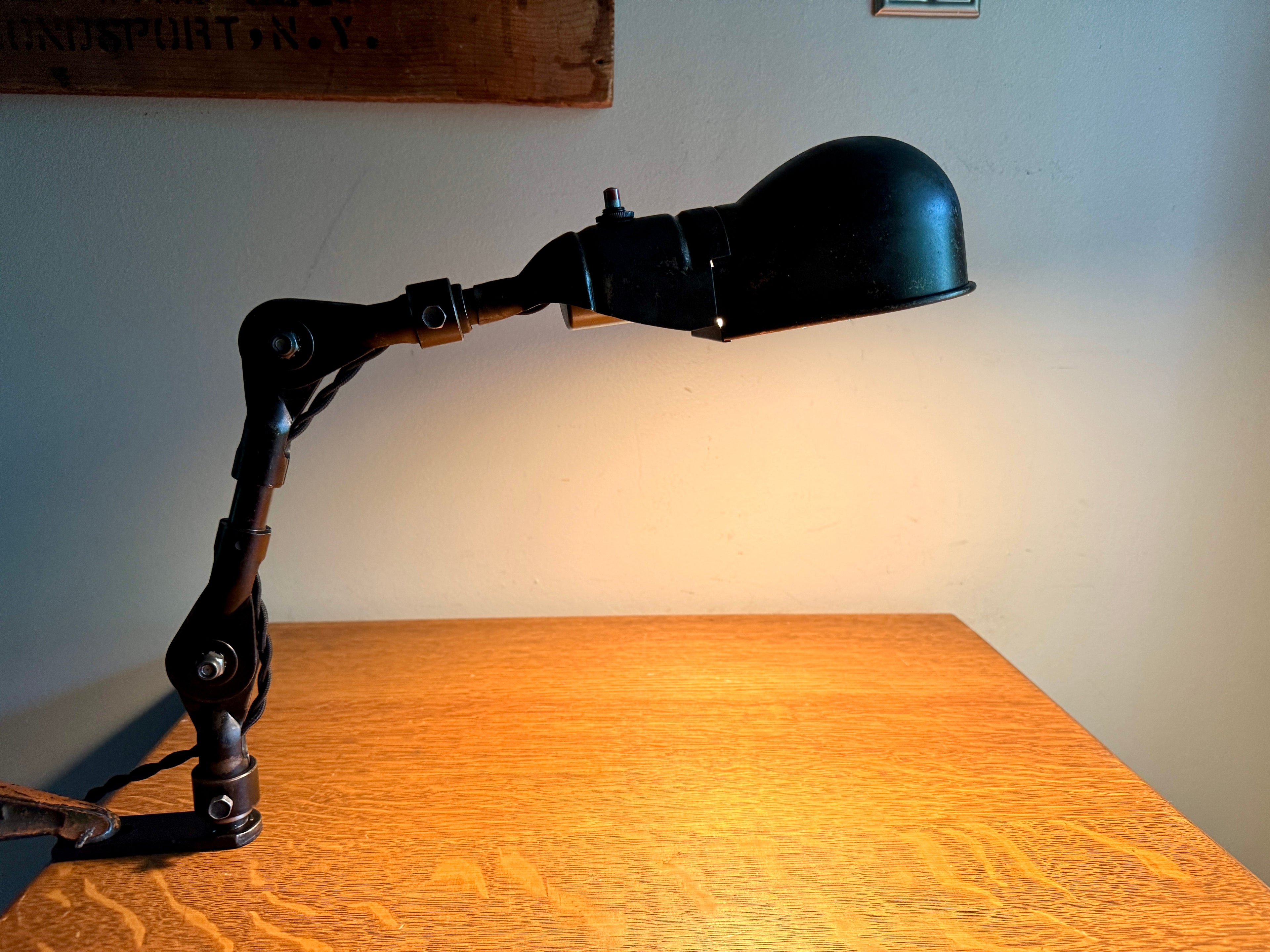 1930s Industrial Screw On Adjustable Task Desk Lamp by Fostoria American Design ~ Distressed Shop Lamp