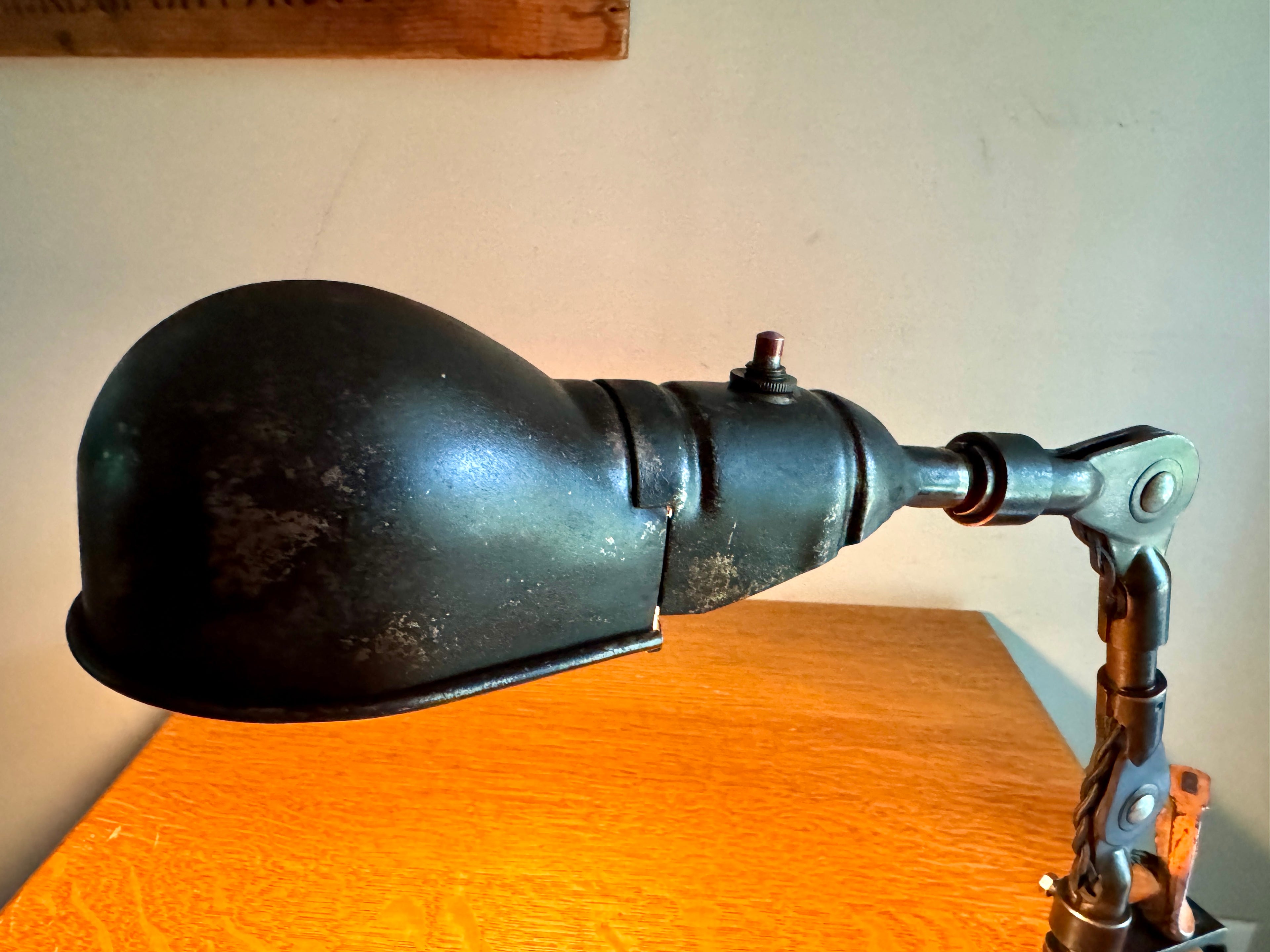 1930s Industrial Screw On Adjustable Task Desk Lamp by Fostoria American Design ~ Distressed Shop Lamp