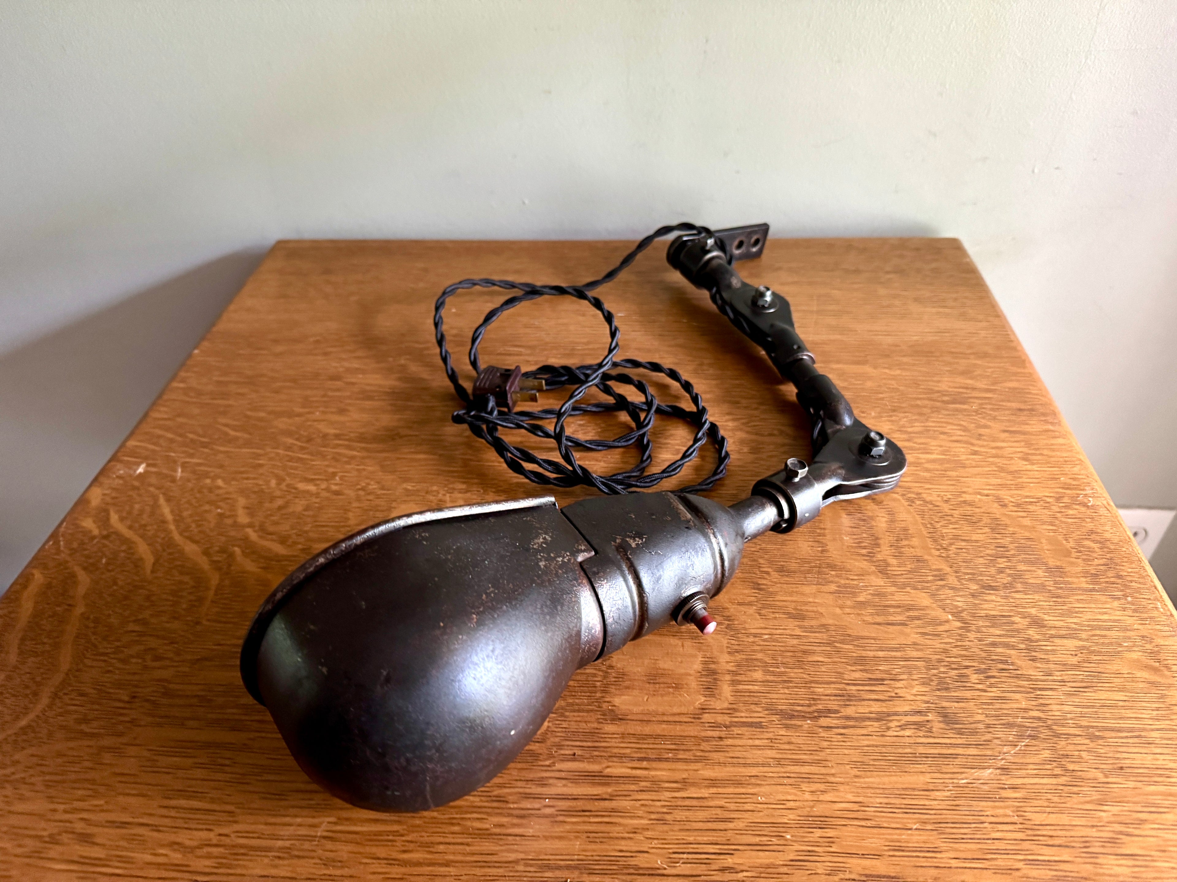 1930s Industrial Screw On Adjustable Task Desk Lamp by Fostoria American Design ~ Distressed Shop Lamp