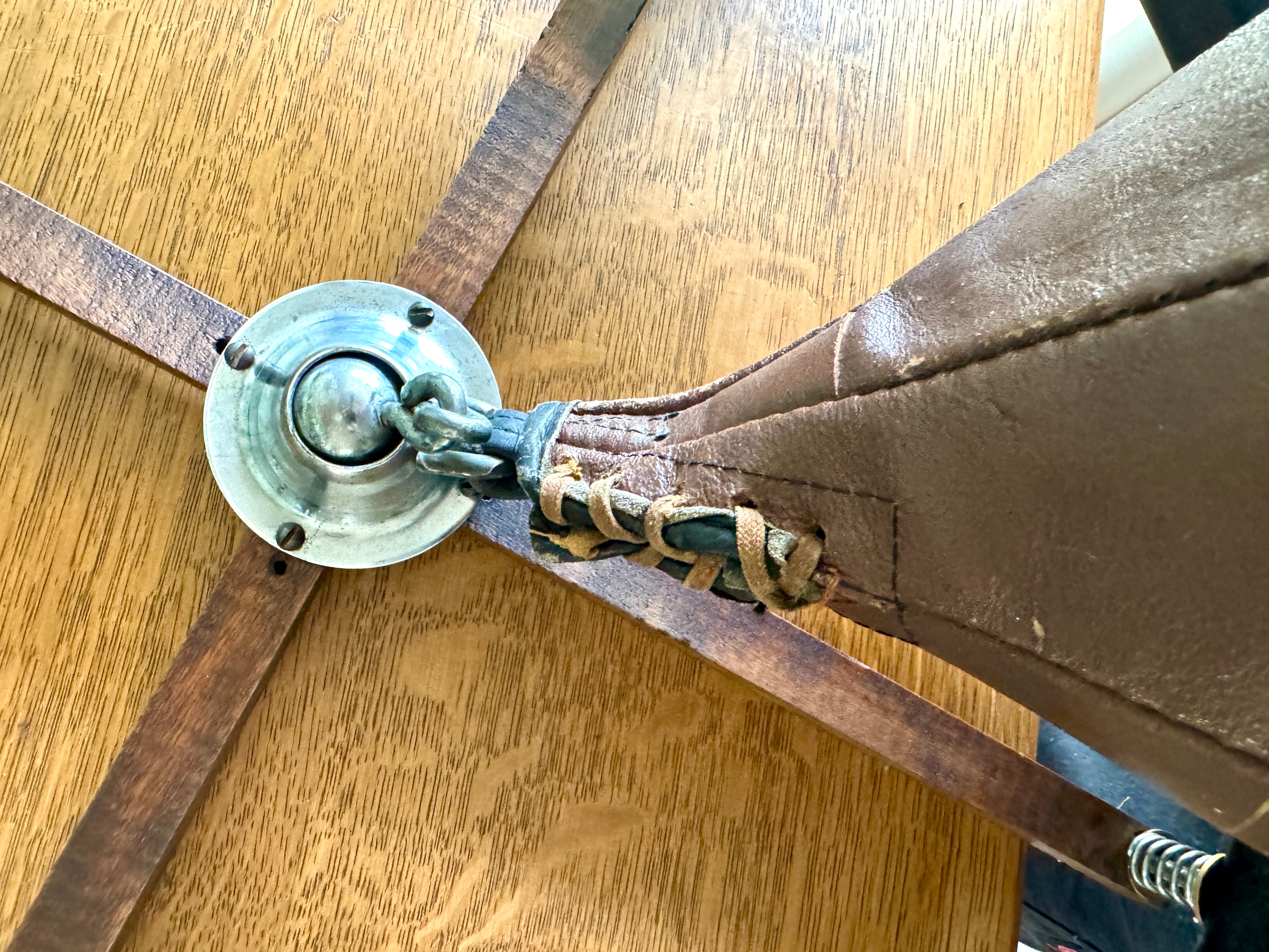 Vtg Everlast Wood Frame and RIng Speed Bag ~ Everlast Leather Speed Bag