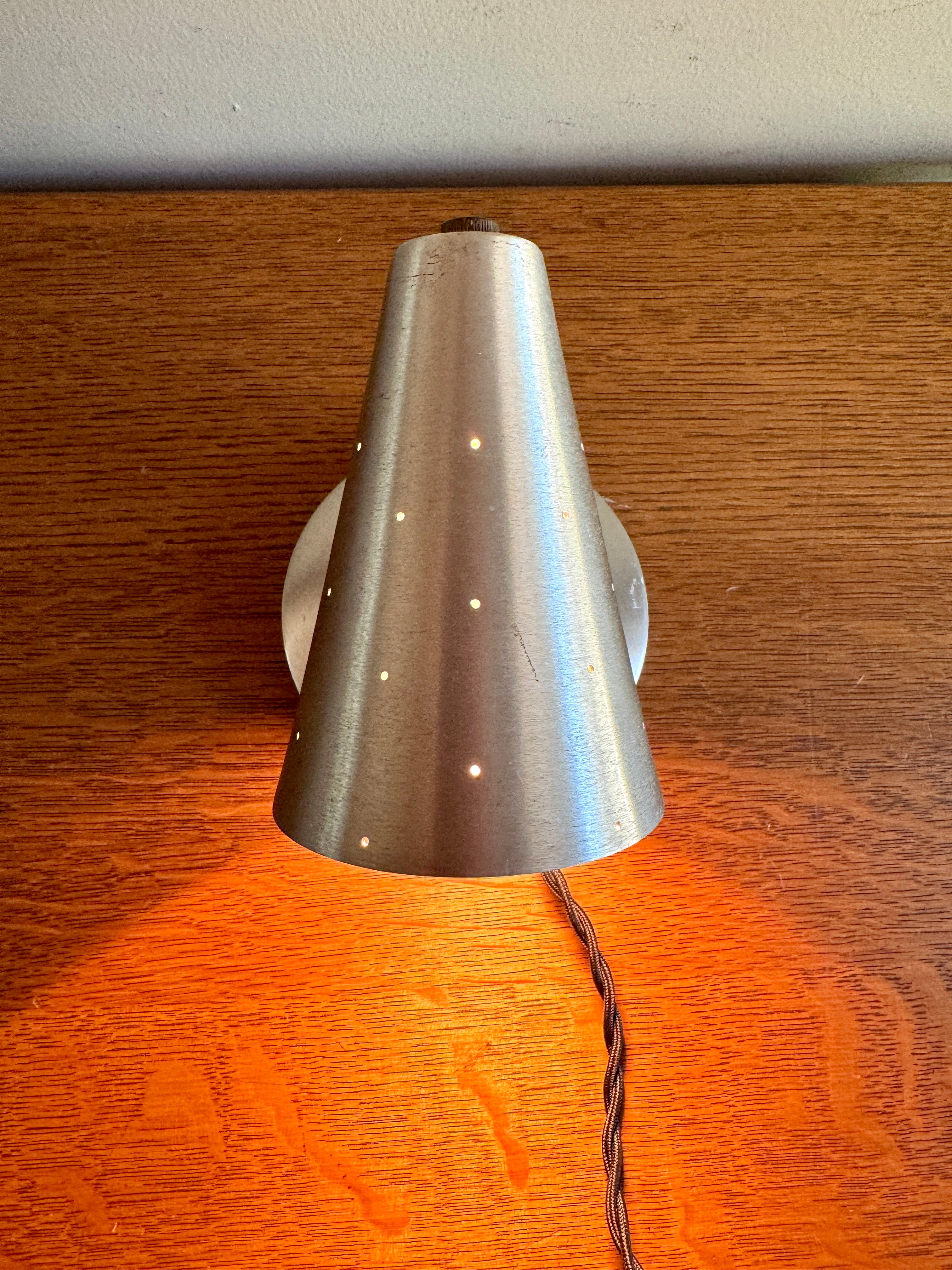 Vtg Mid-Century Modern Swivel Cone Wall Light Lamp Sconce ~ Silver tone Mcm Wall Sconce