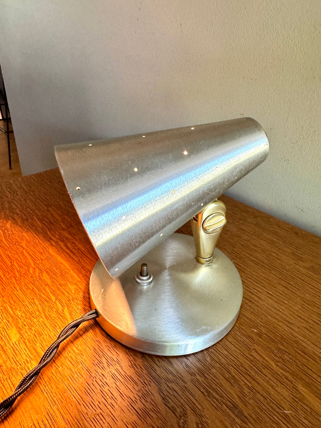Vtg Mid-Century Modern Swivel Cone Wall Light Lamp Sconce ~ Silver tone Mcm Wall Sconce