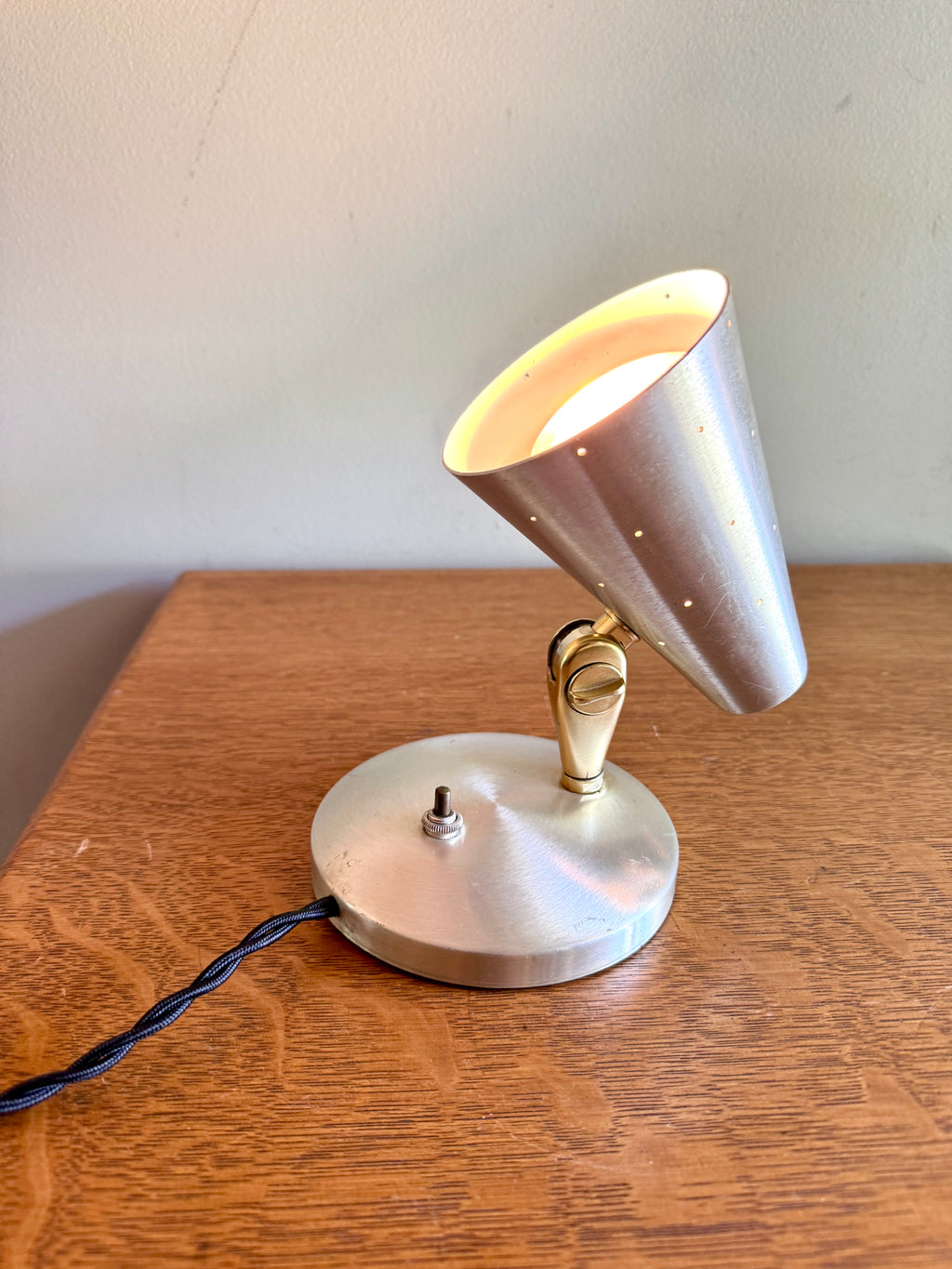 Vtg Mid-Century Modern Swivel Cone Wall Light Lamp Sconce ~ Silver tone Mcm Wall Sconce