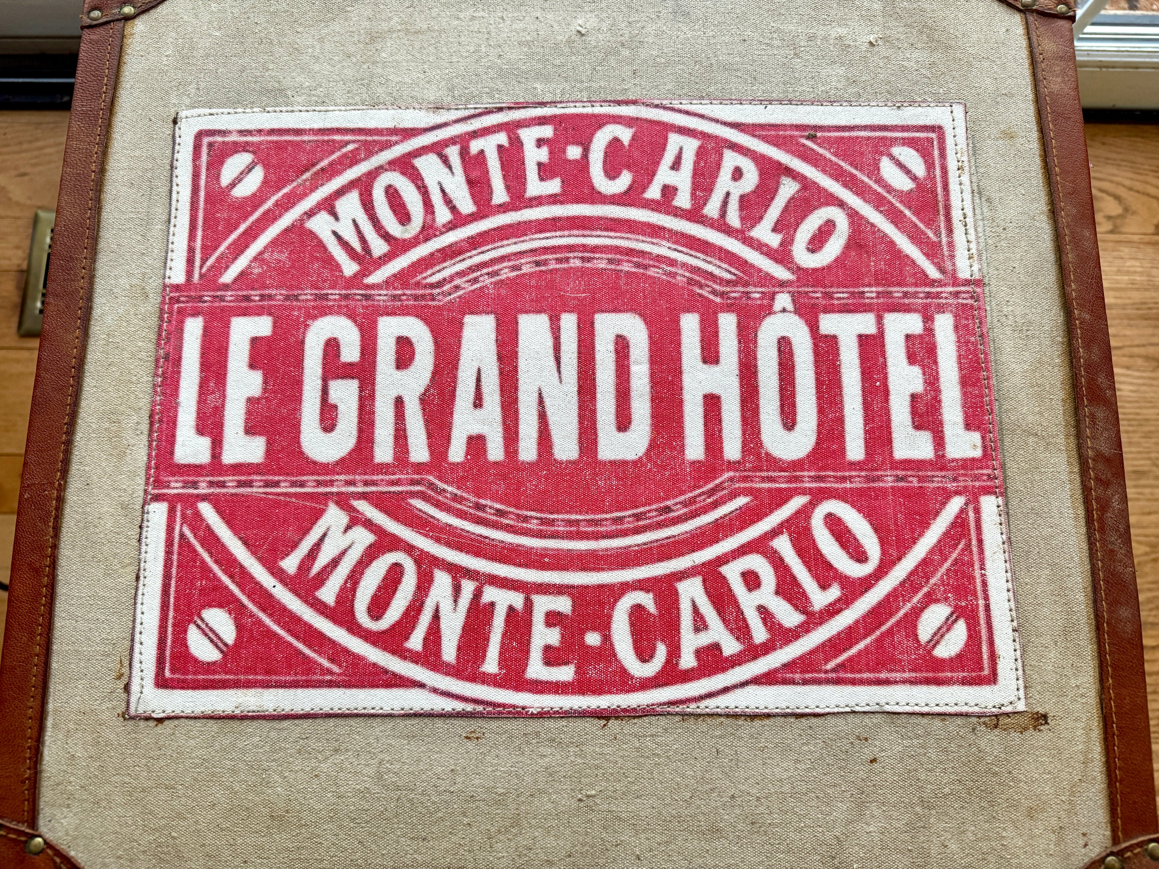 Vtg Grand Hotel Travel Trunk Steamer Chest ~ Decorative Wood Collectible Storage Box
