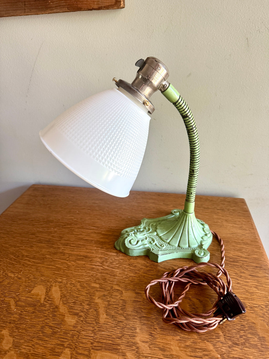 Vtg Green Cast Iron Gooseneck Lamp With Milkglass Shade ~ Ornate Cast Iron Desk Lamp