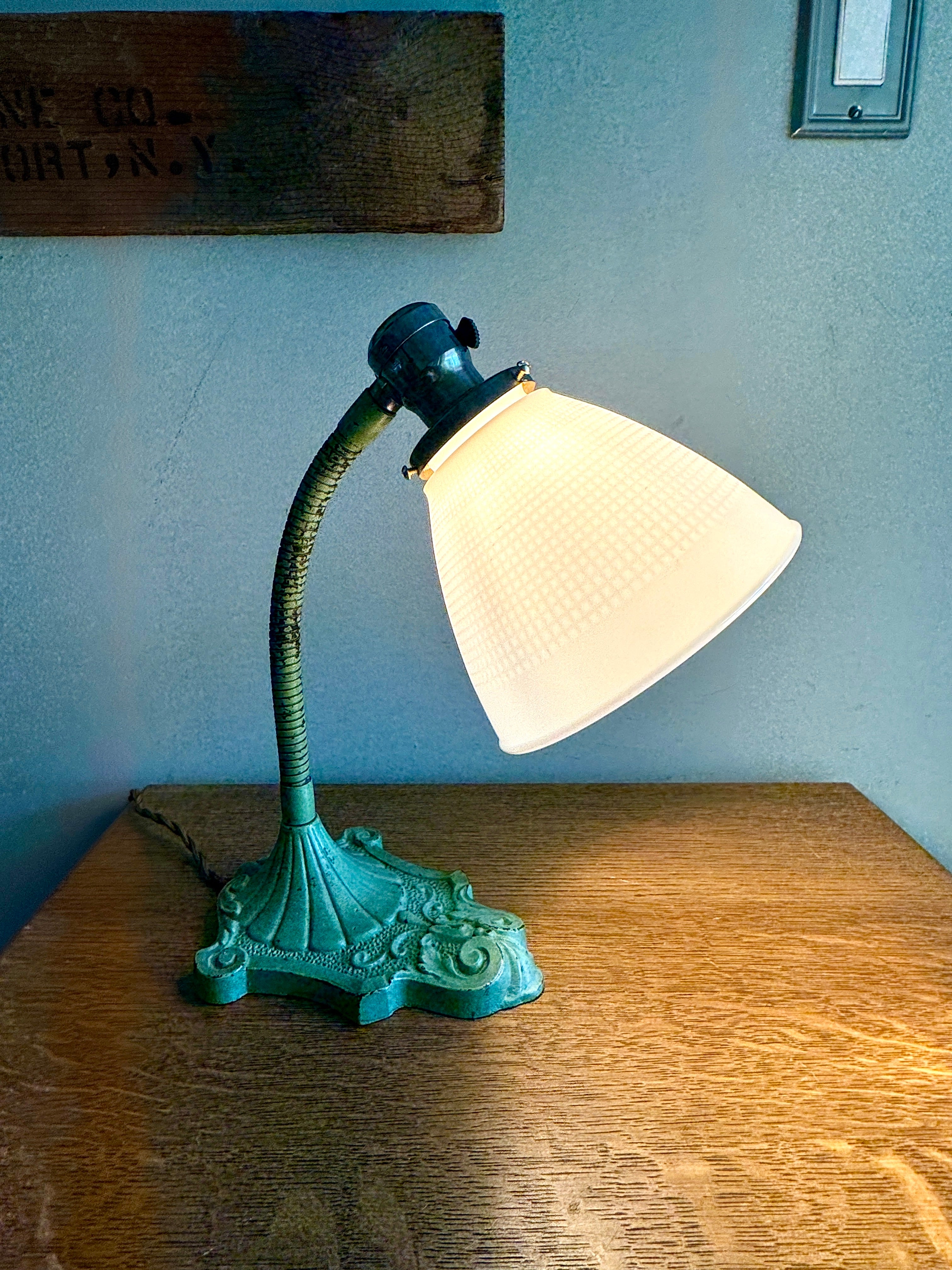 Vtg Green Cast Iron Gooseneck Lamp With Milkglass Shade ~ Ornate Cast Iron Desk Lamp