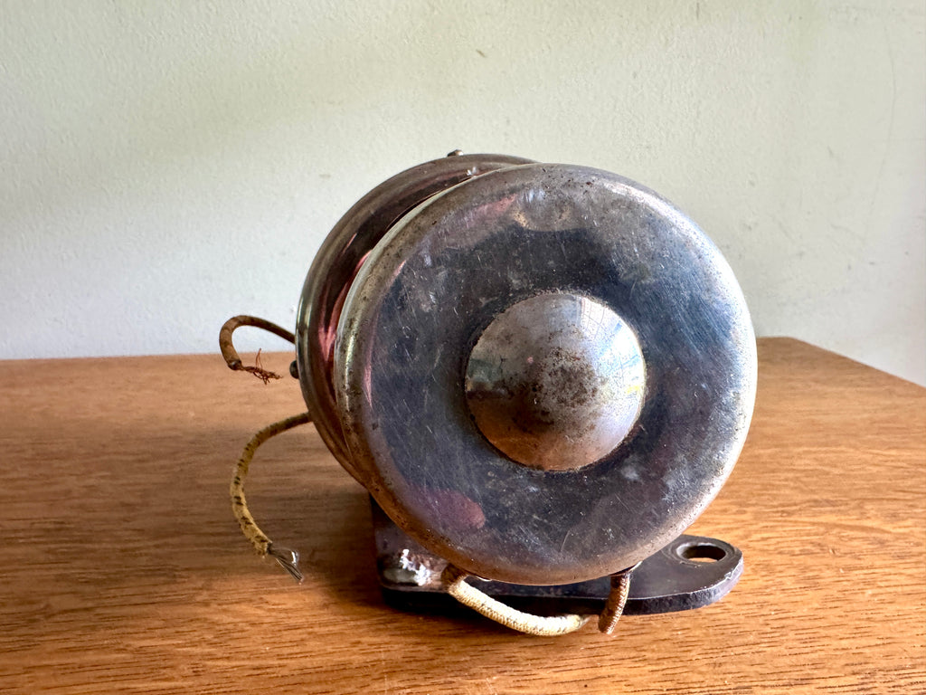 Early Persons Majestic Mfg Co. Electric Siren ~ Chrome Persons Majestic 12v Siren