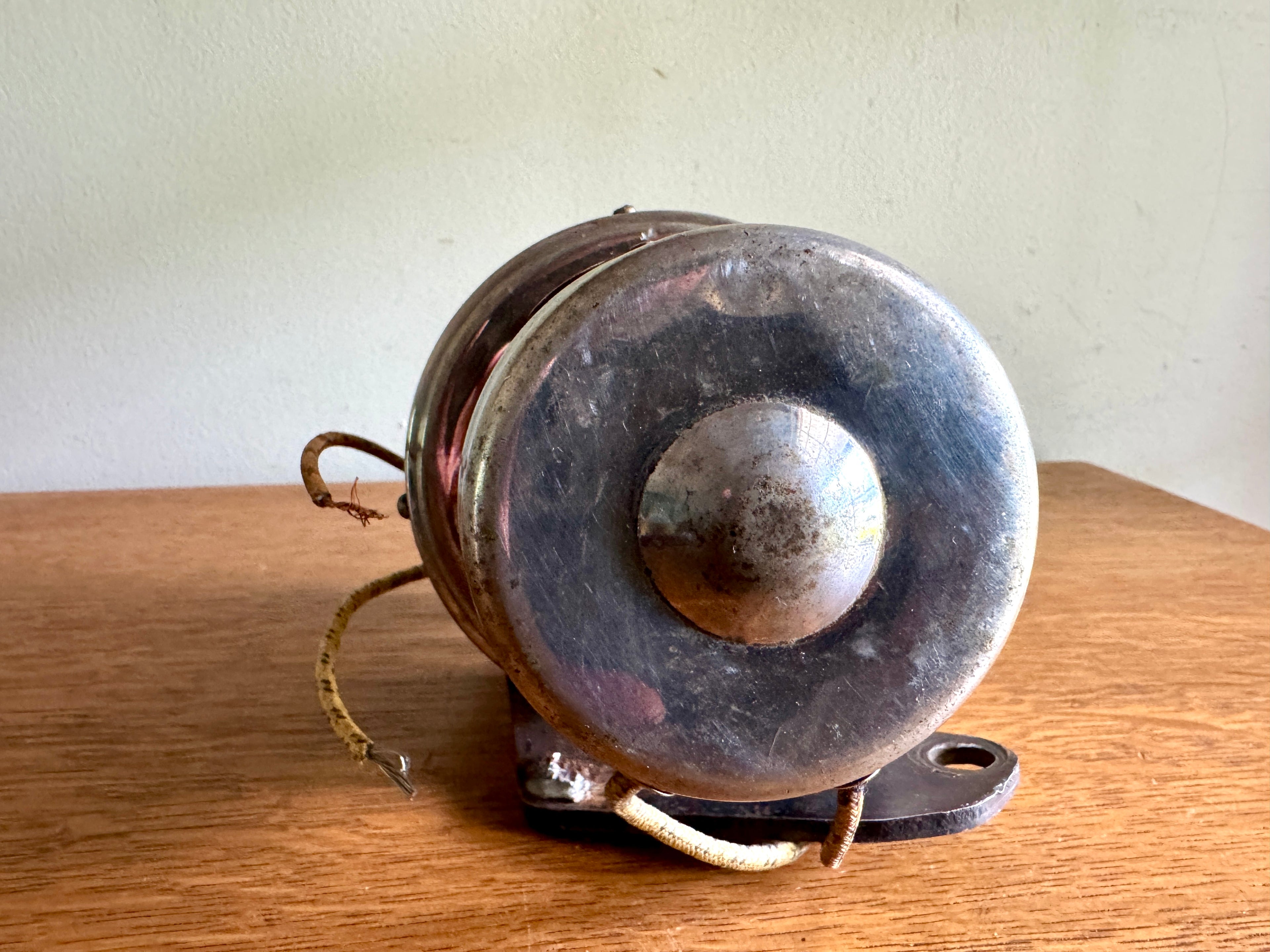 Early Persons Majestic Mfg Co. Electric Siren ~ Chrome Persons Majestic 12v Siren