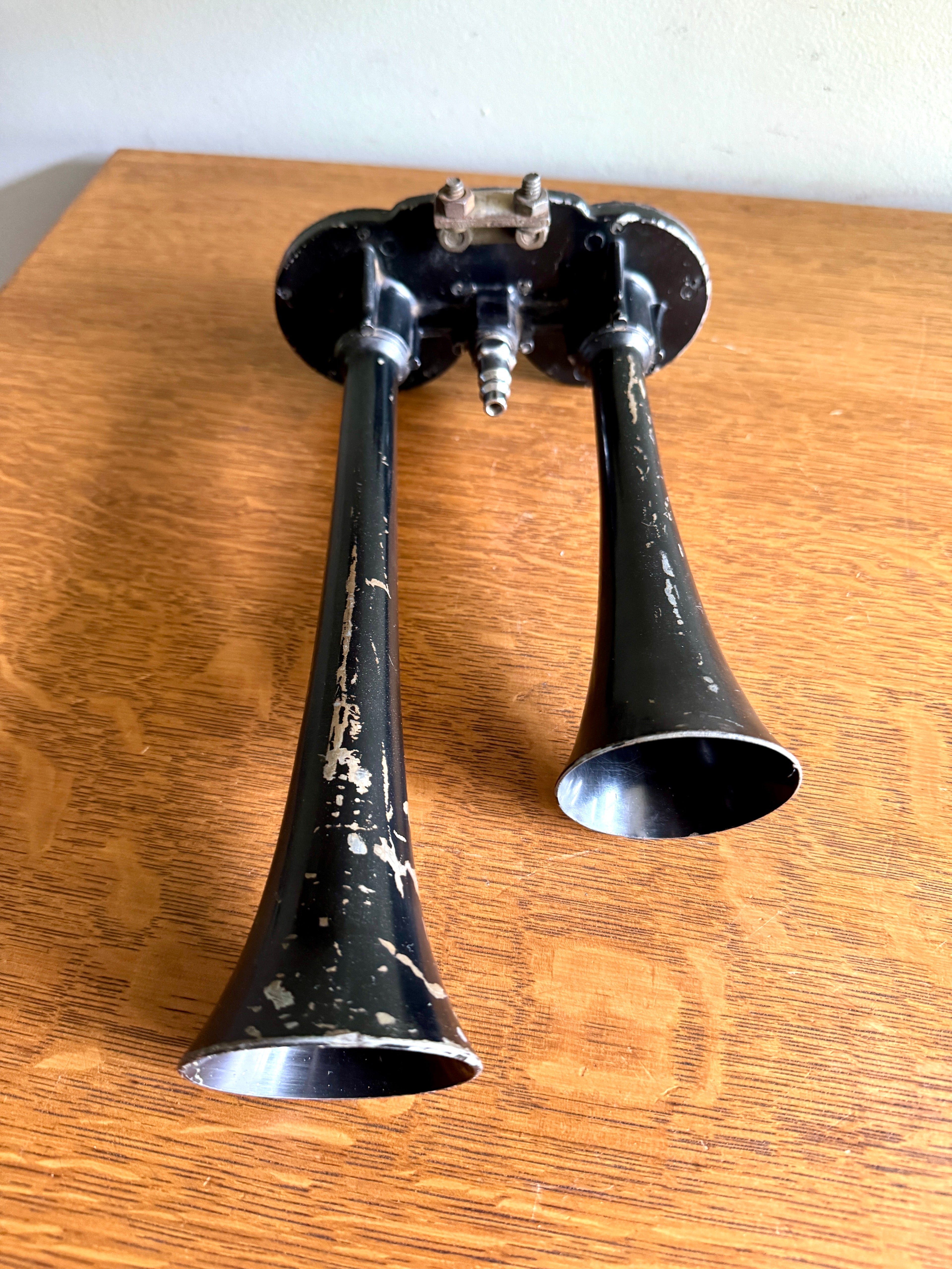Vtg Metal Double Trombone Air Horn ~ Dual Truck/Car Air Horns