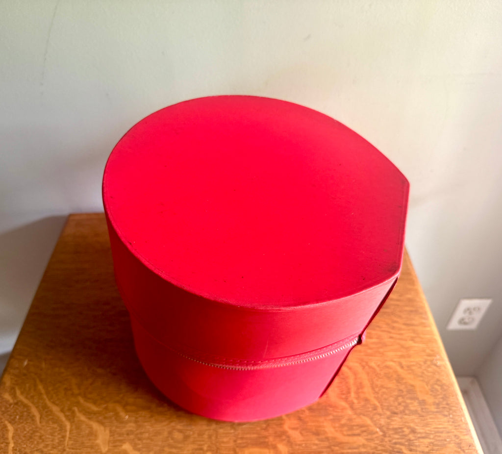 Vtg Red Round Hat/Wig Box ~ Red Hat Case ~ Round Train Case