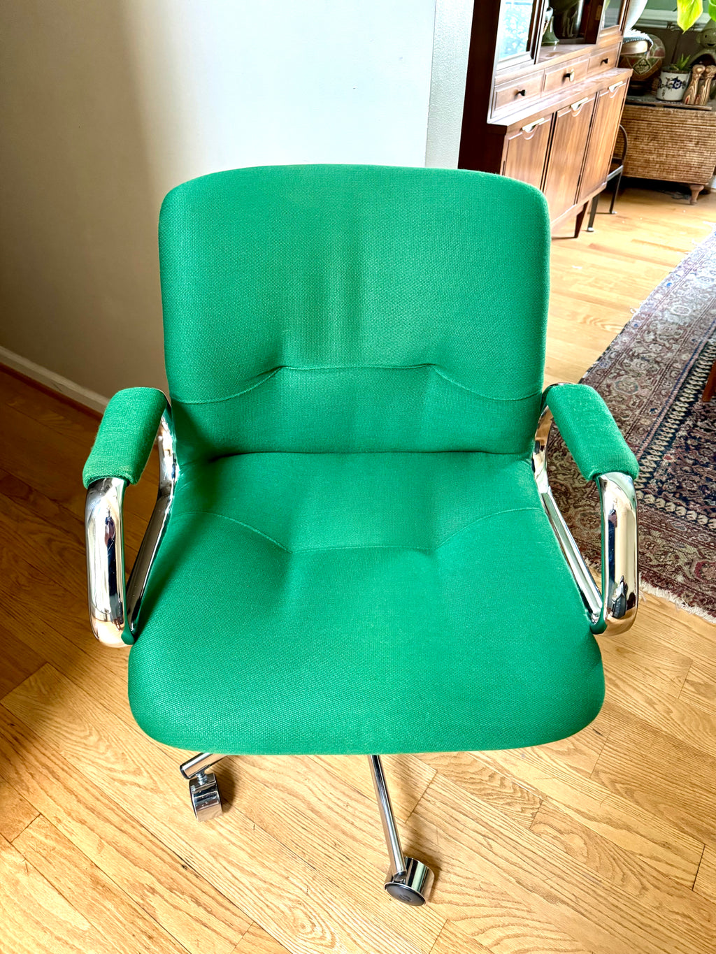 Vintage MCM Steelcase Desk Chair | Green MCM Swivel Chair | Steelcase Rolling Padded Office Chair | 80's Adjustable Executive Swivel Chair