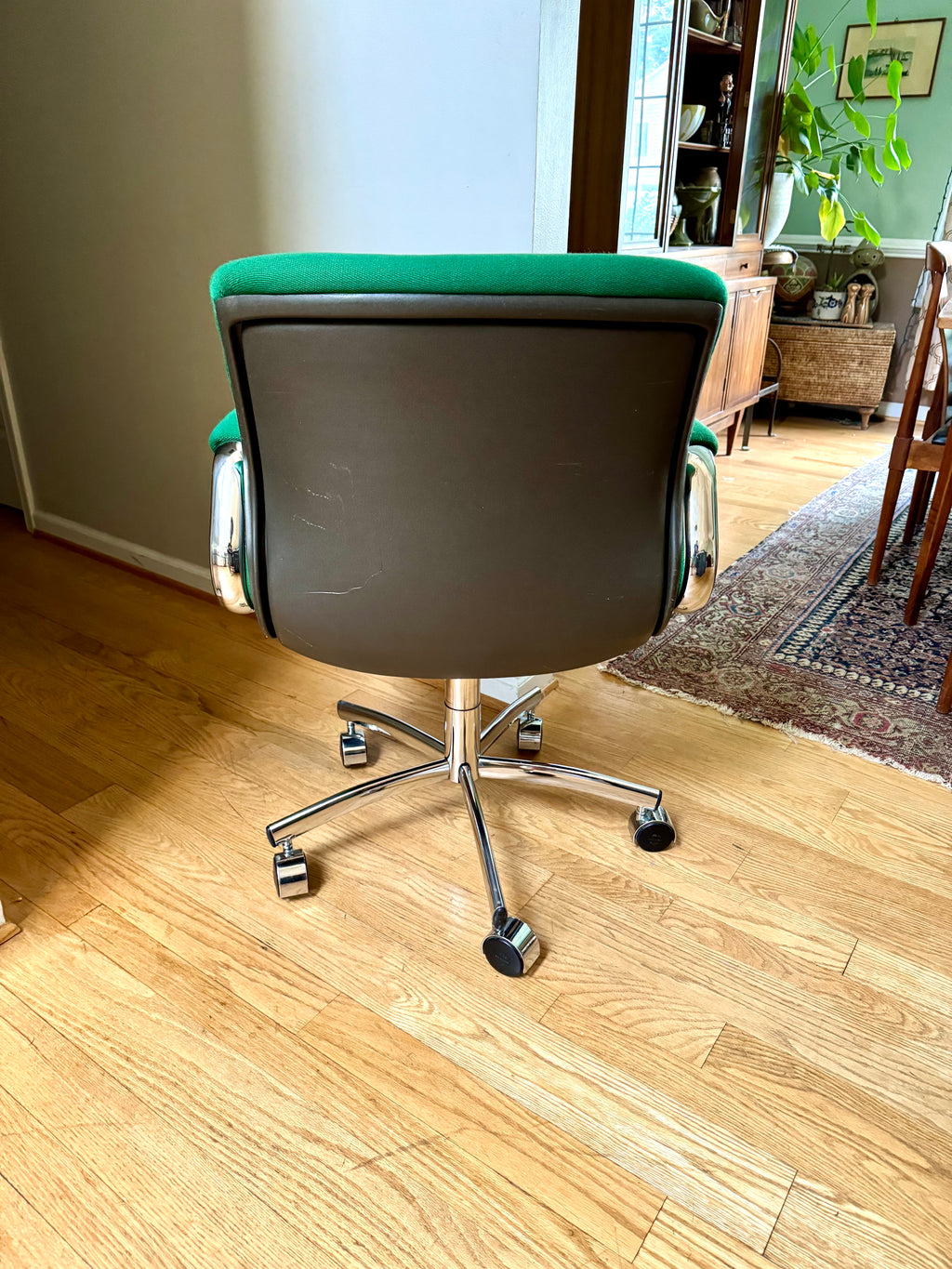 Vintage MCM Steelcase Desk Chair | Green MCM Swivel Chair | Steelcase Rolling Padded Office Chair | 80's Adjustable Executive Swivel Chair
