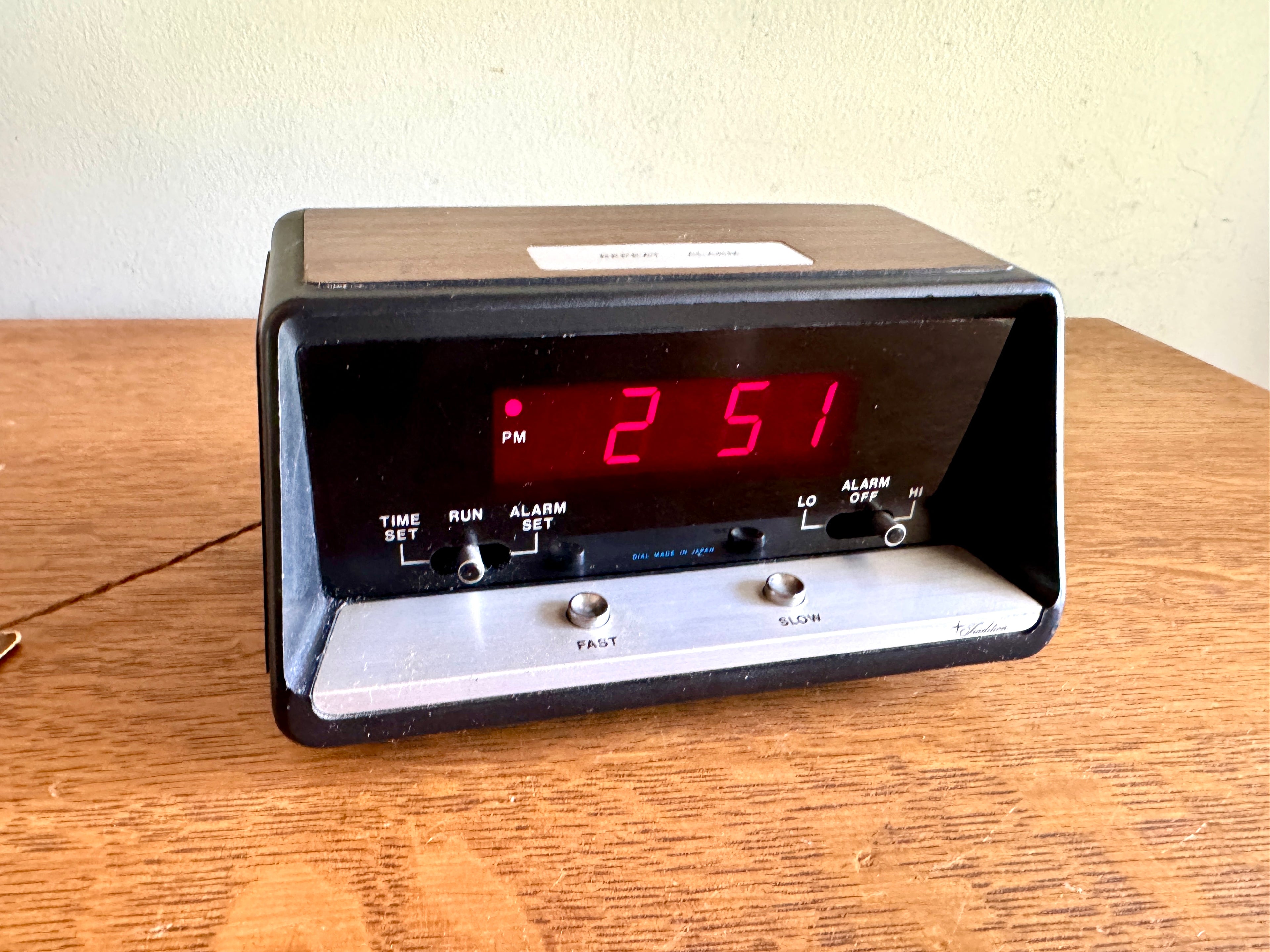 Vtg 1970s Sears Roebuck "Tradition" Digital Alarm Clock ~ Model 7196 Solid State Woodgrain Alarm Clock