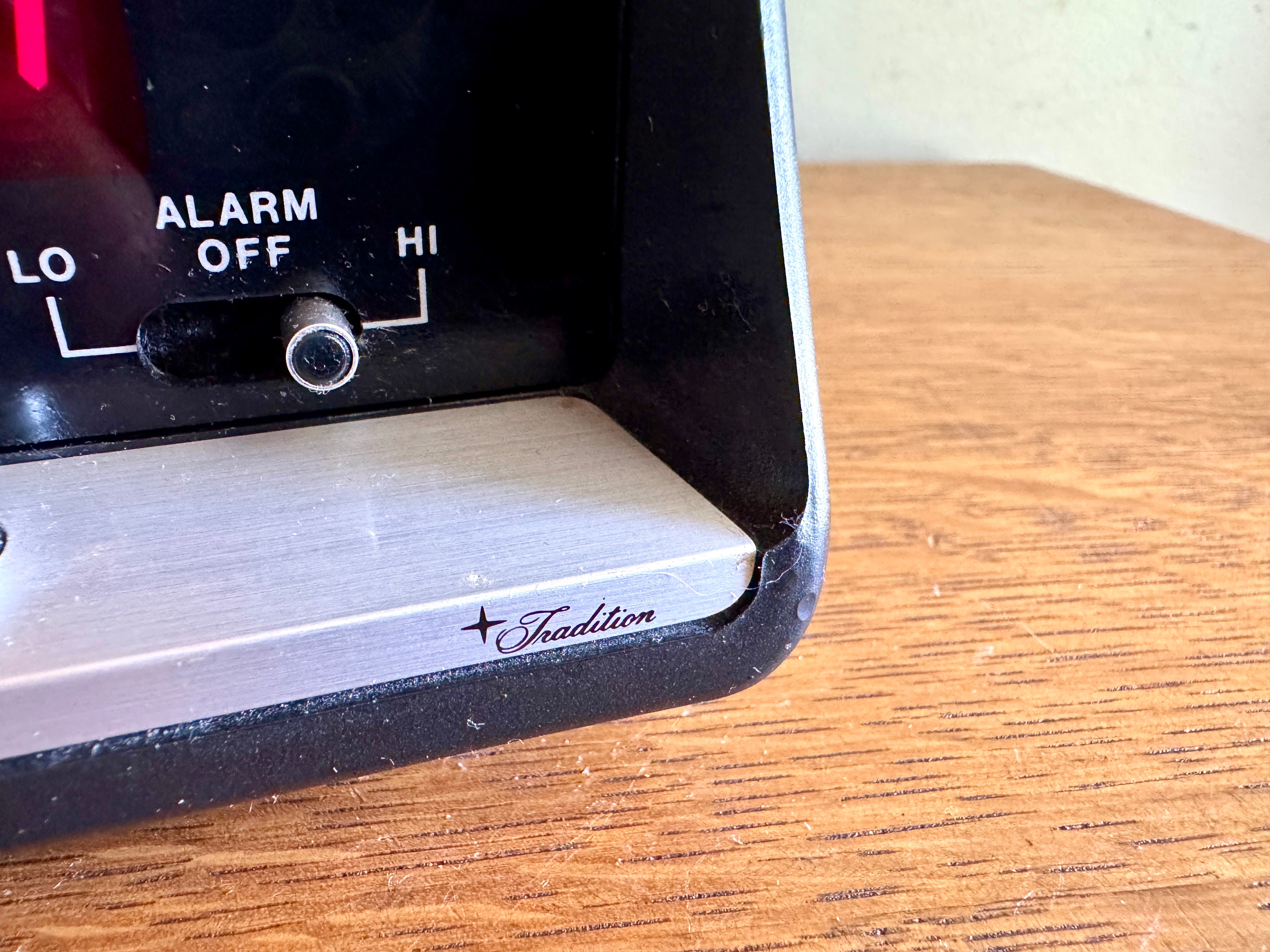 Vtg 1970s Sears Roebuck "Tradition" Digital Alarm Clock ~ Model 7196 Solid State Woodgrain Alarm Clock