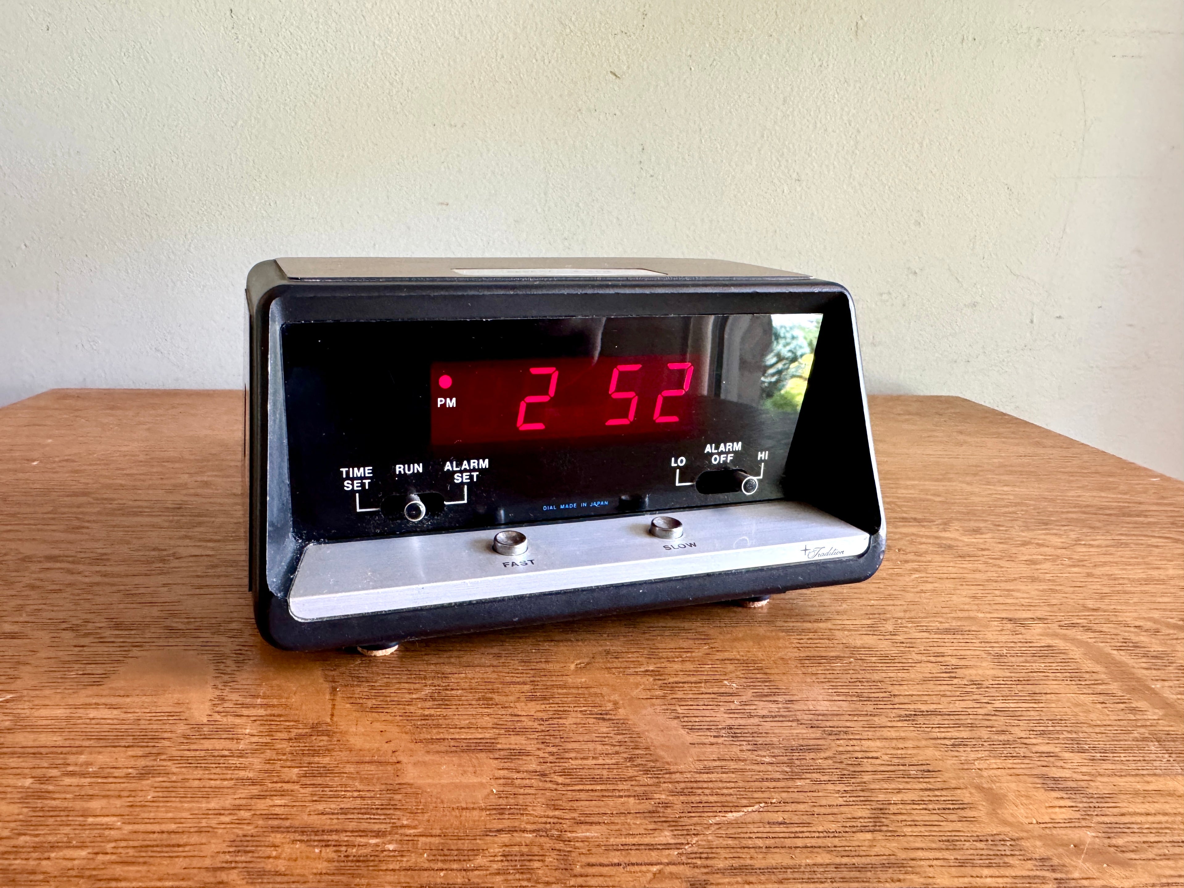 Vtg 1970s Sears Roebuck "Tradition" Digital Alarm Clock ~ Model 7196 Solid State Woodgrain Alarm Clock