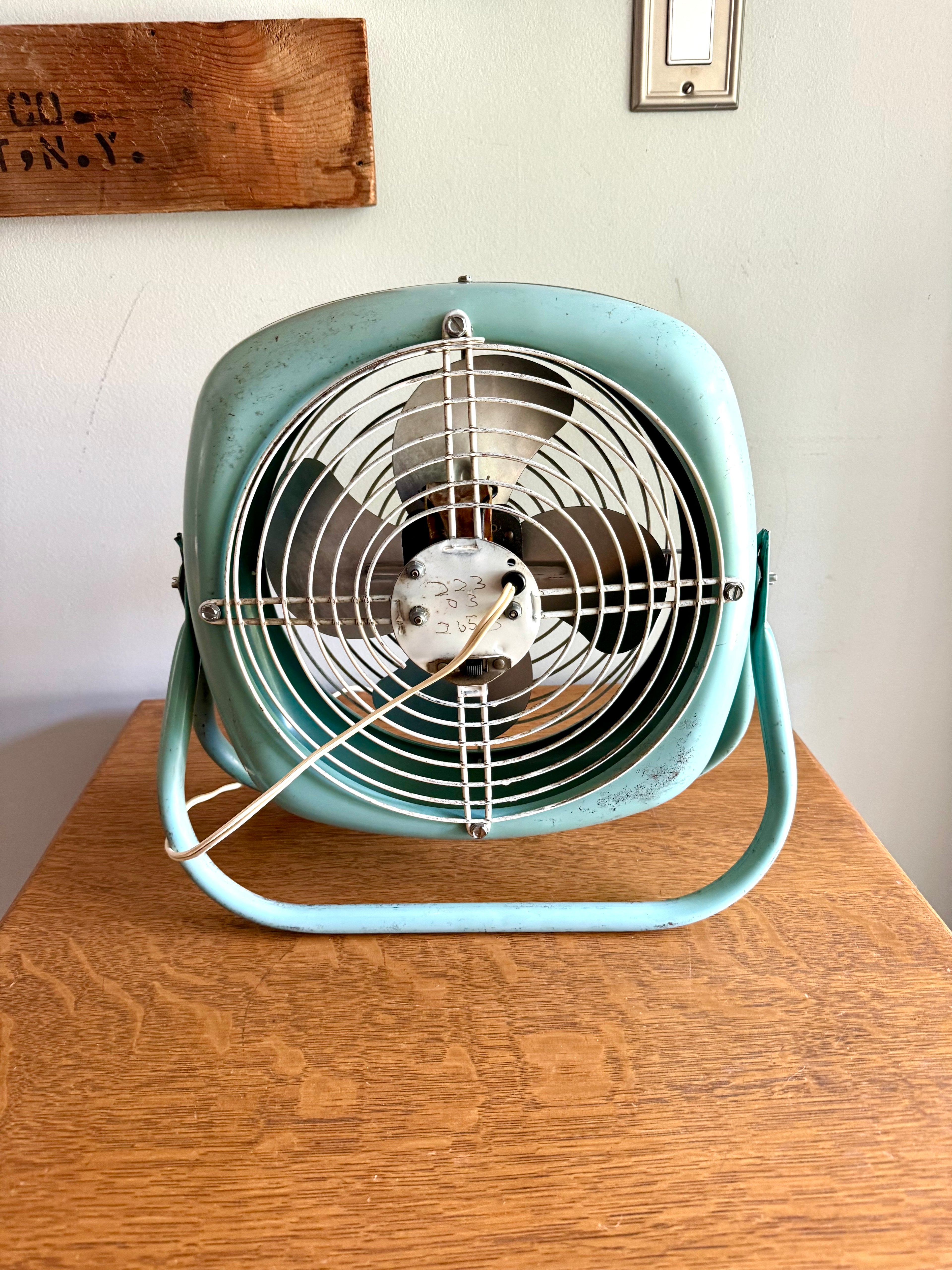 Vintage Aqua Blue Eastern Electric Table Fan | Turquoise Lasko Electric Table Fan | MCM Table Fan| Rustic Tilting Single Speed Electric Fan