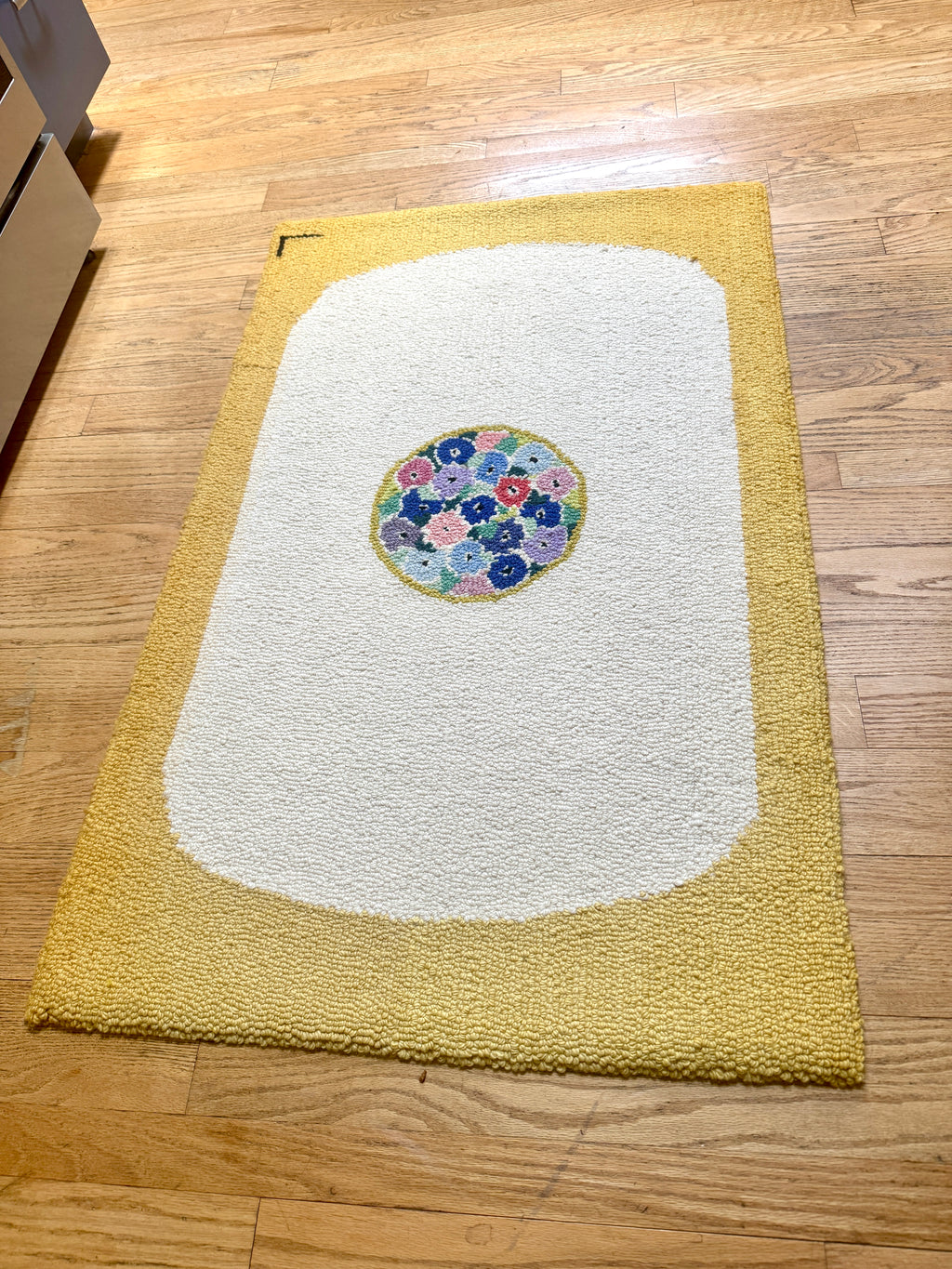 Vintage Hand-Hooked Vibrant Yellow and White Floral Centerpiece 48" X 30" Rug ~ Handmade Floral Rug