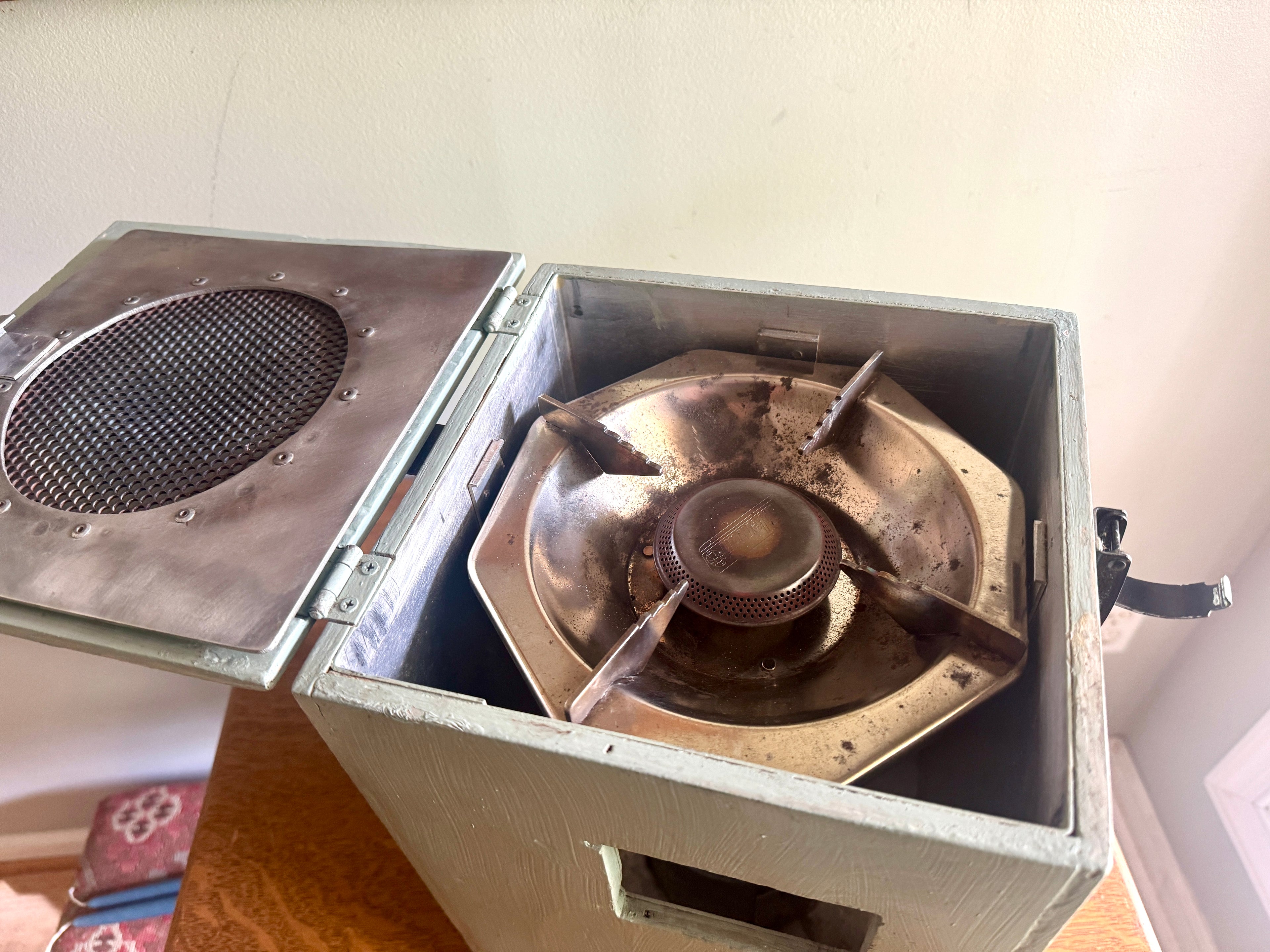 Vintage Coleman Bottle Top Burner Stove In Hand Made Wood Carrying Box (Propane Not Included)