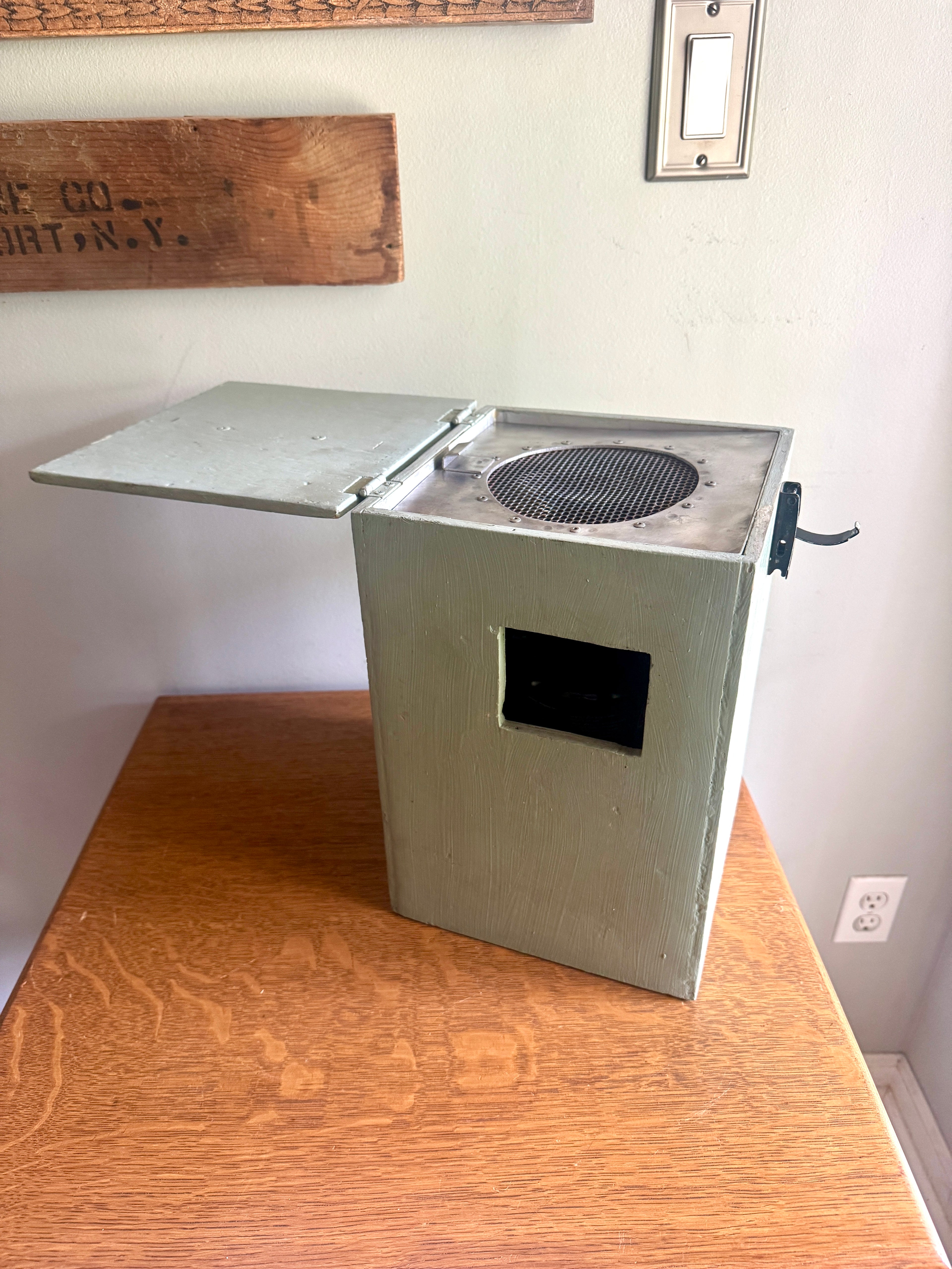 Vintage Coleman Bottle Top Burner Stove In Hand Made Wood Carrying Box (Propane Not Included)