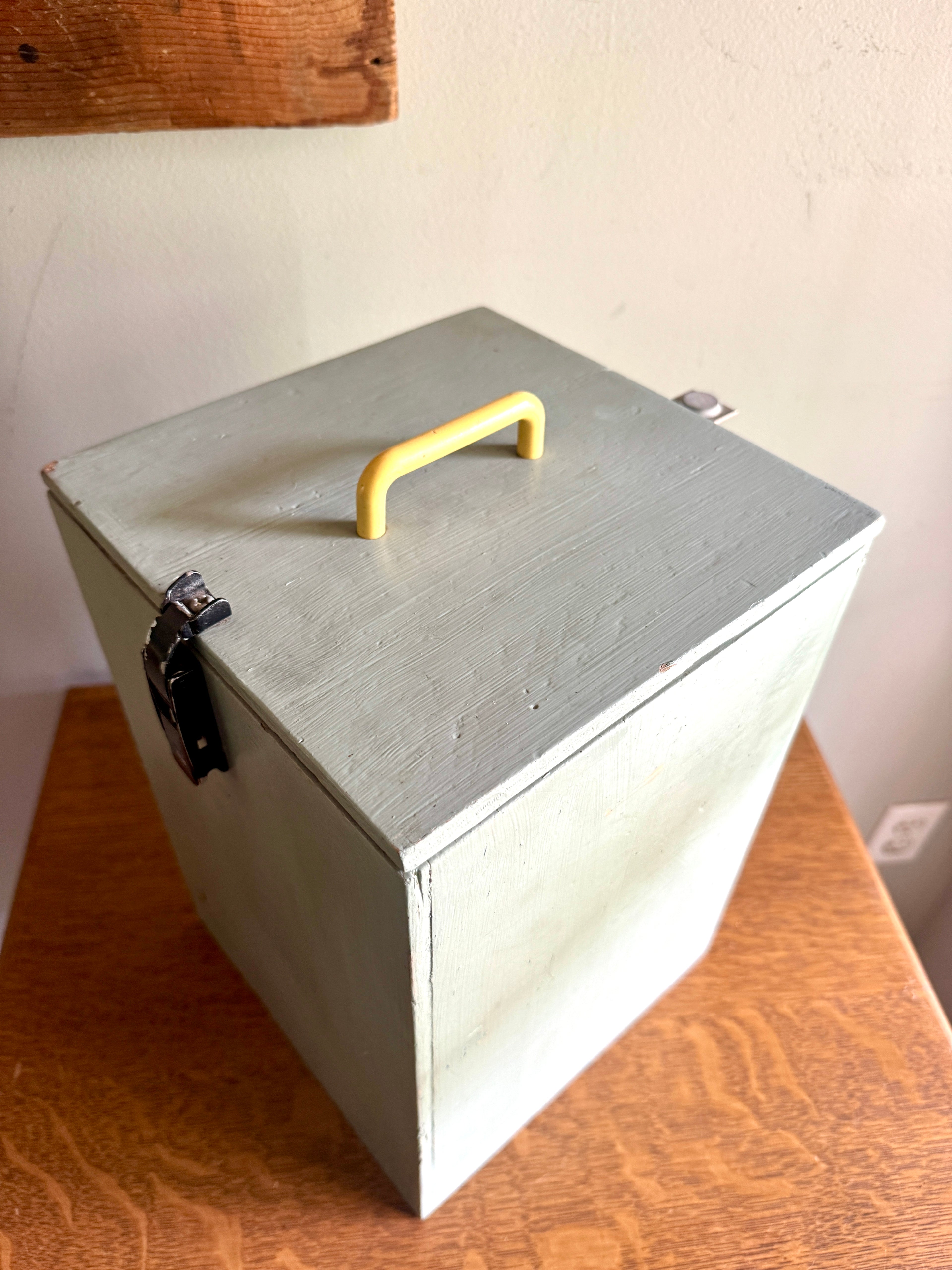 Vintage Coleman Bottle Top Burner Stove In Hand Made Wood Carrying Box (Propane Not Included)