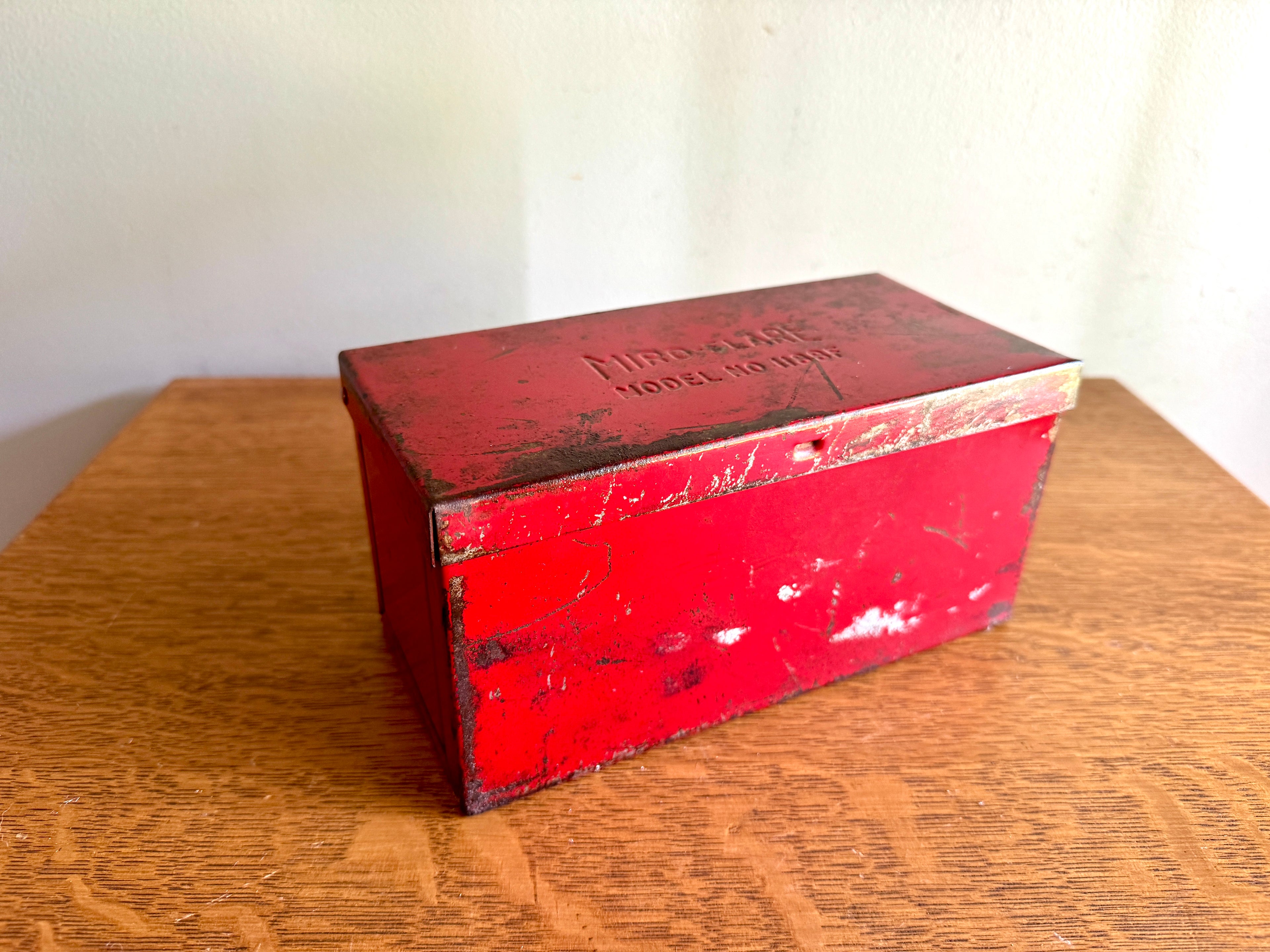 Vintage Miro-Flare 118BF Roadside Auto Safety Reflector Kit in Metal Box