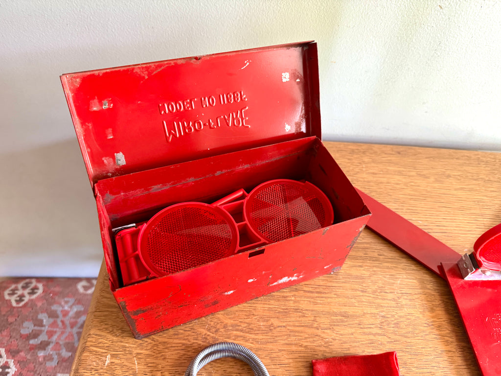 Vintage Miro-Flare 118BF Roadside Auto Safety Reflector Kit in Metal Box