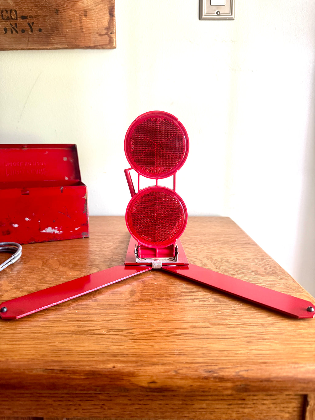 Vintage Miro-Flare 118BF Roadside Auto Safety Reflector Kit in Metal Box