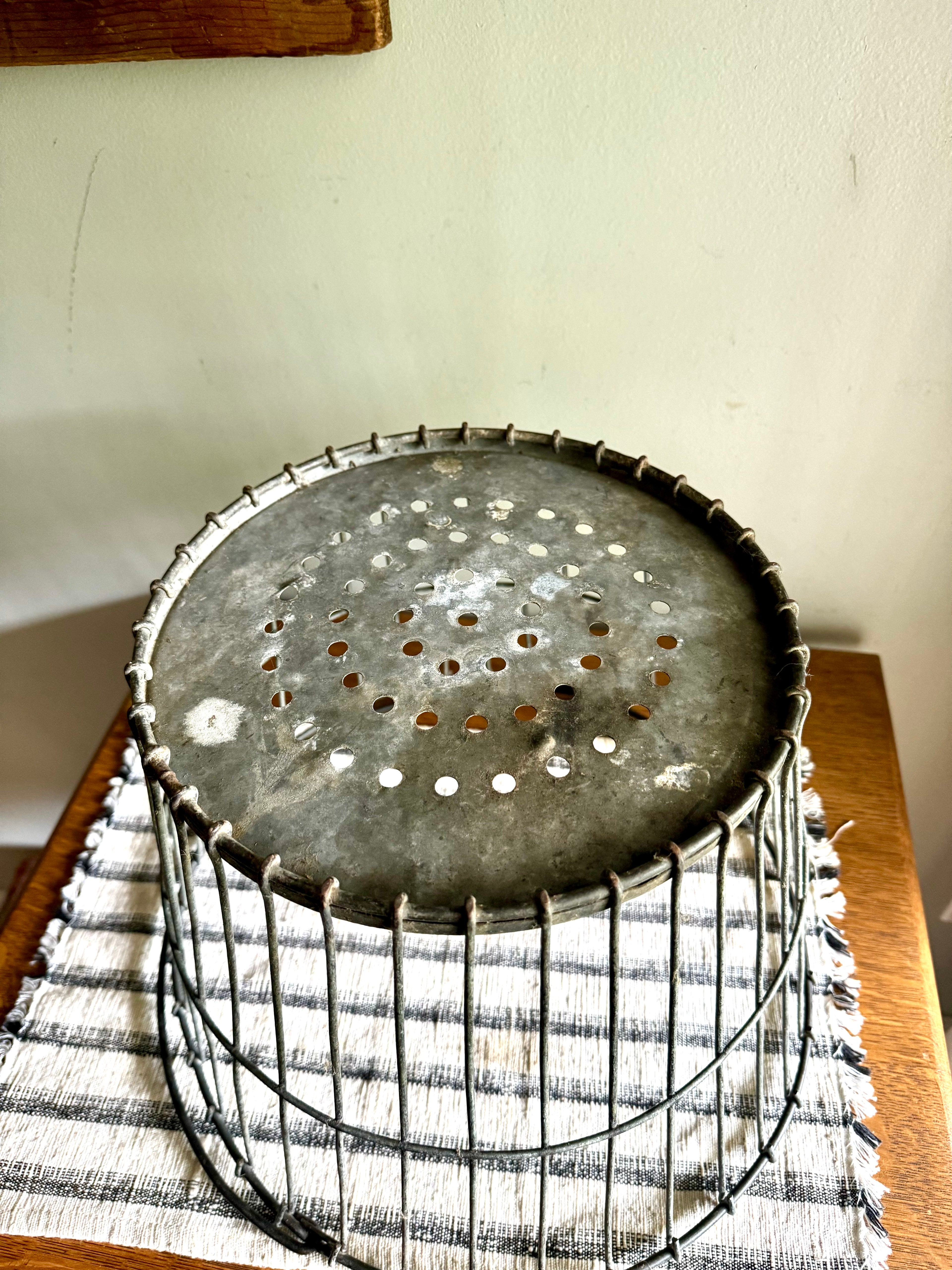 Industrial Wire Vegetable Basket | Wire Egg Basket | Round Gathering Basket | Wire Harvest Basket | Metal Garden Basket With Handle