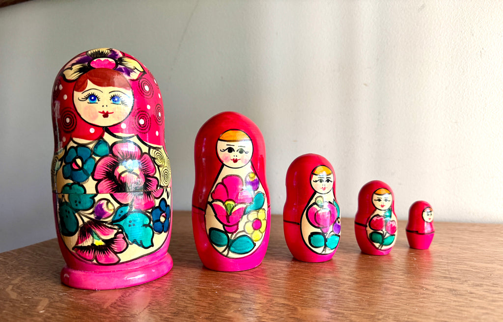 Vintage 7" Russian Nesting Dolls Matryoshka 5 Piece ~ Hand Painted Matryosha Dolls