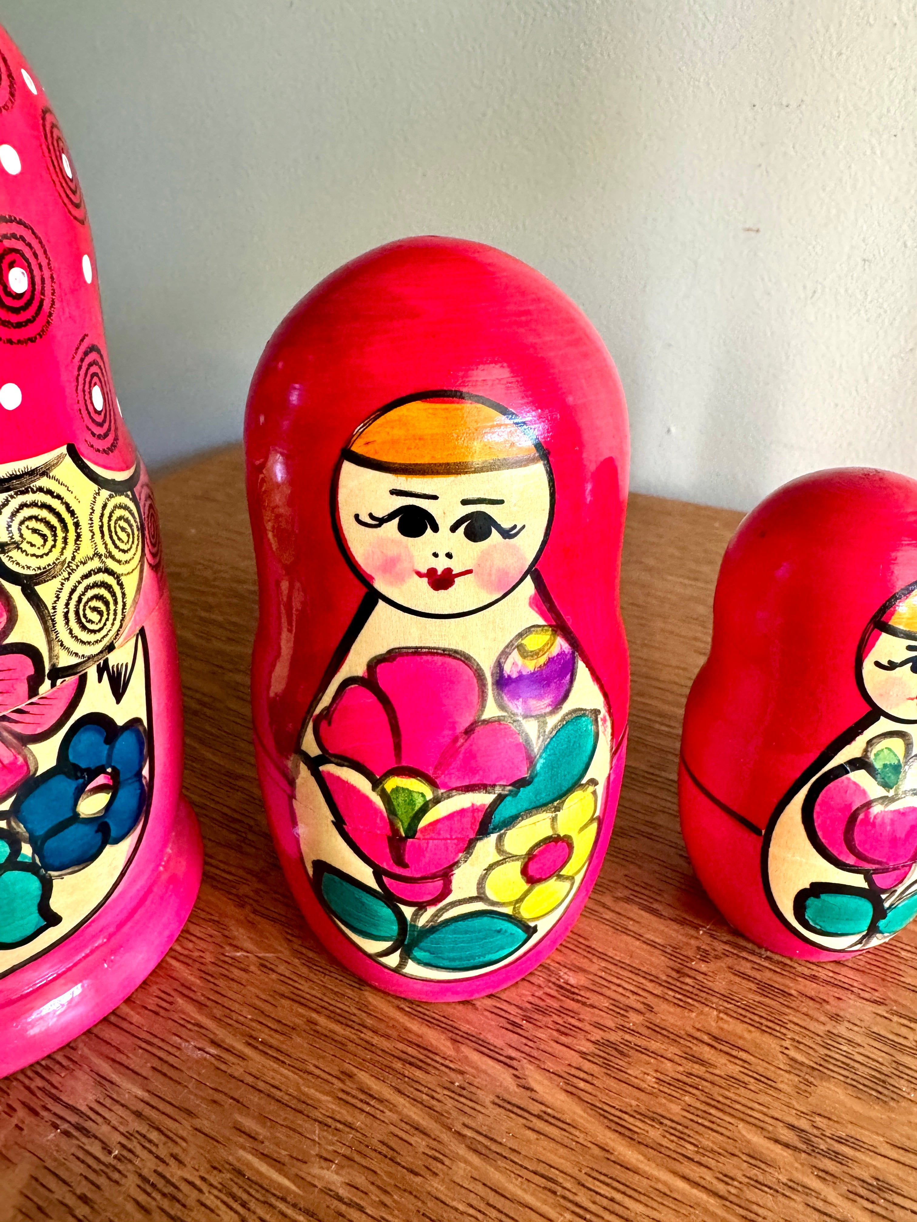 Vintage 7" Russian Nesting Dolls Matryoshka 5 Piece ~ Hand Painted Matryosha Dolls