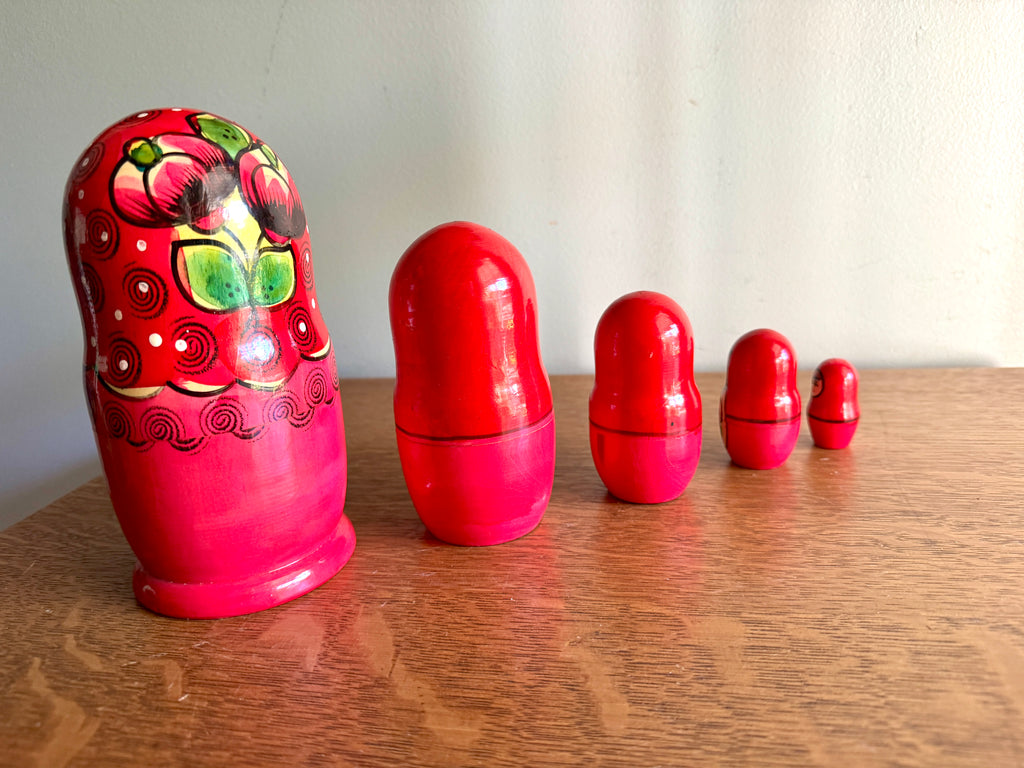 Vintage 7" Russian Nesting Dolls Matryoshka 5 Piece ~ Hand Painted Matryosha Dolls