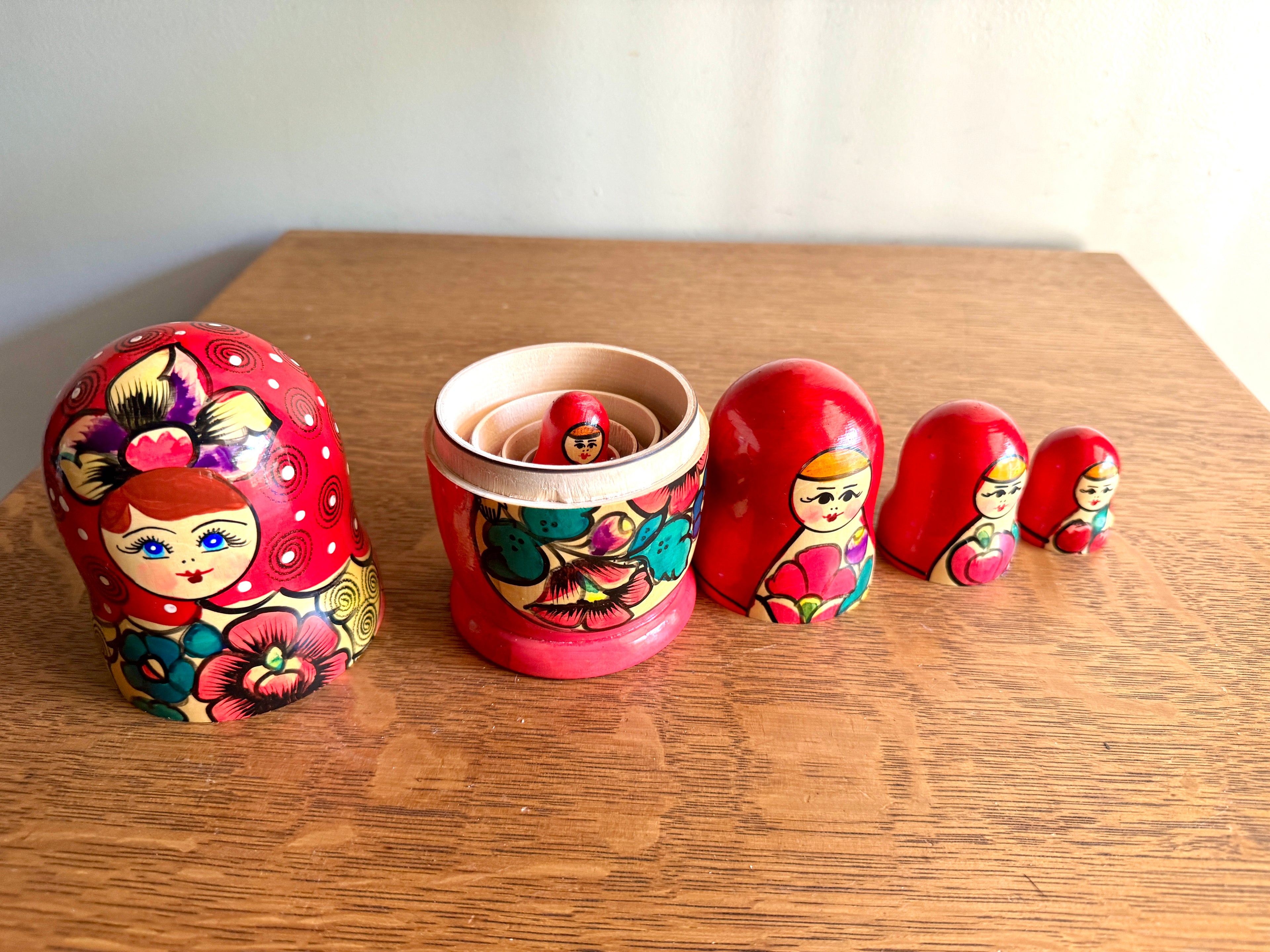 Vintage 7" Russian Nesting Dolls Matryoshka 5 Piece ~ Hand Painted Matryosha Dolls